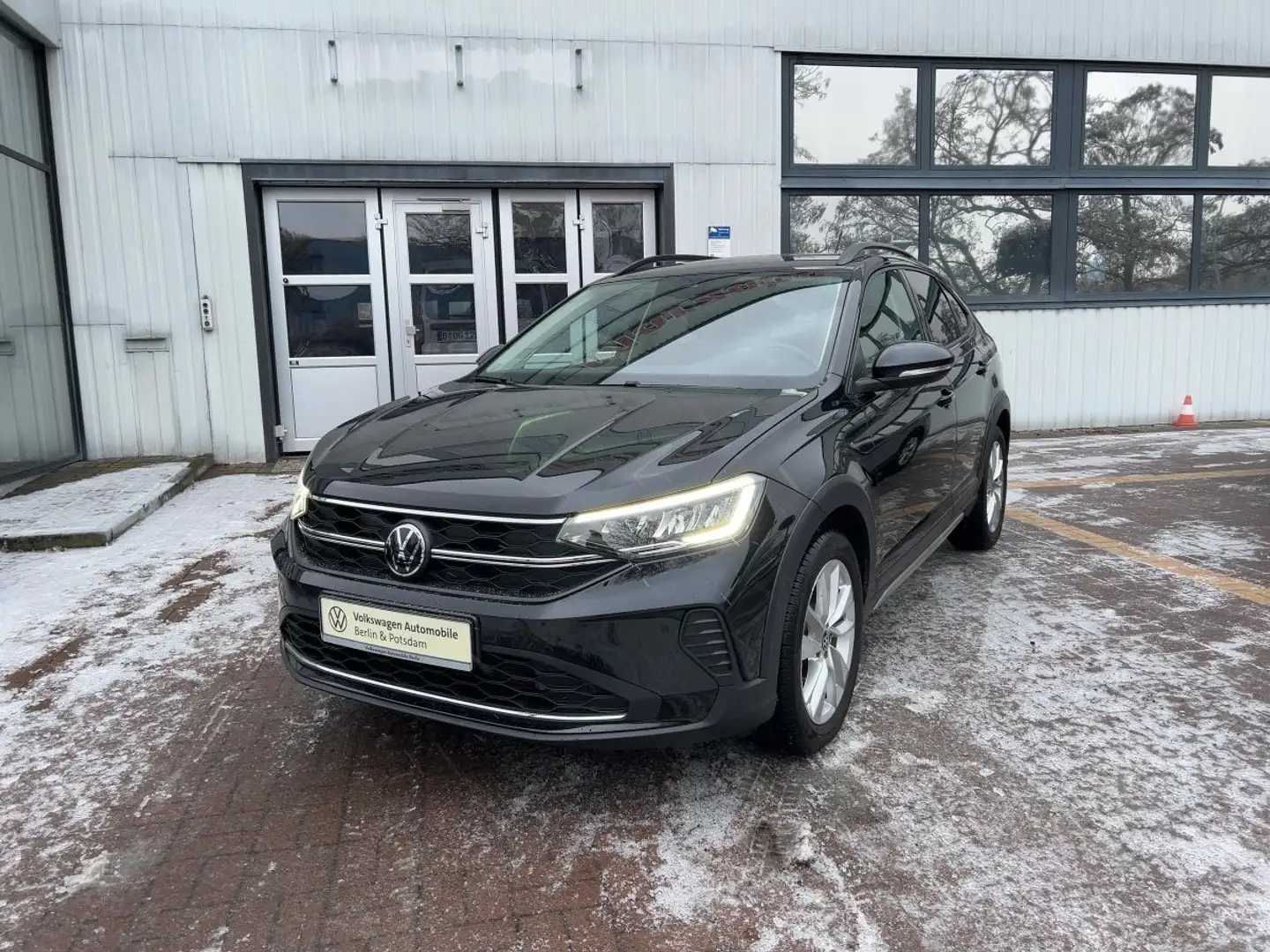 Volkswagen Taigo 1.5 TSI Move Schwarz - 2