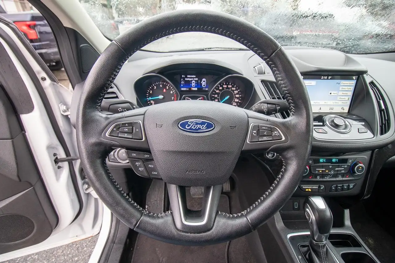 Ford Escape снимка Ford Escape