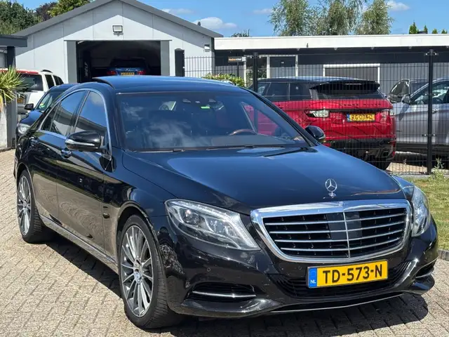 Mercedes-Benz S-Class view 3
