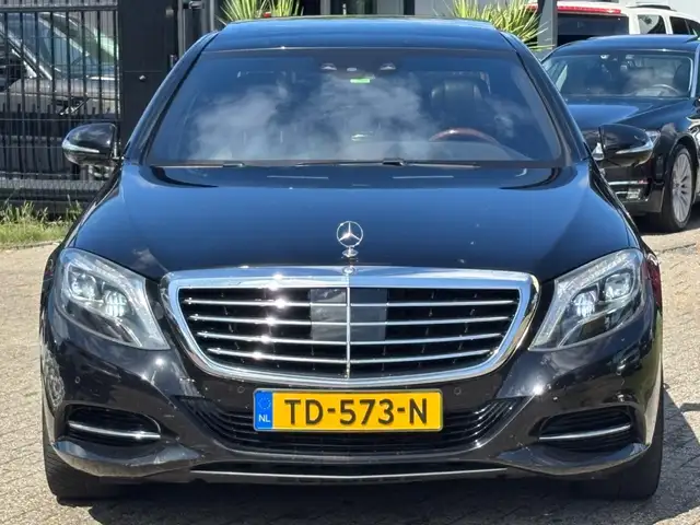 Mercedes-Benz S-Class view 2