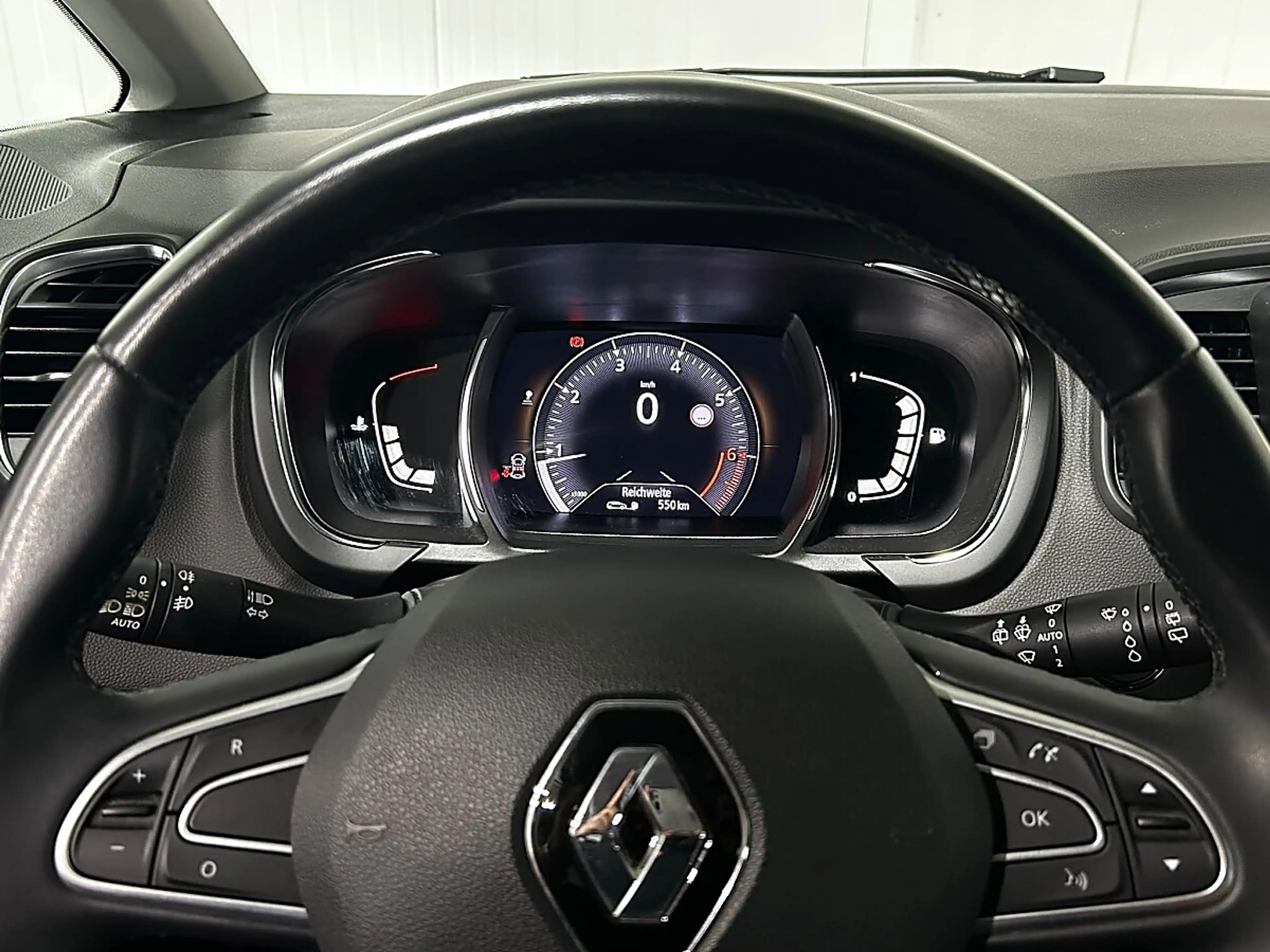 Renault Grand Scenic Grand Scénic TCe 140 PF Limited//AHK//NAVI//PDC... — photo 10