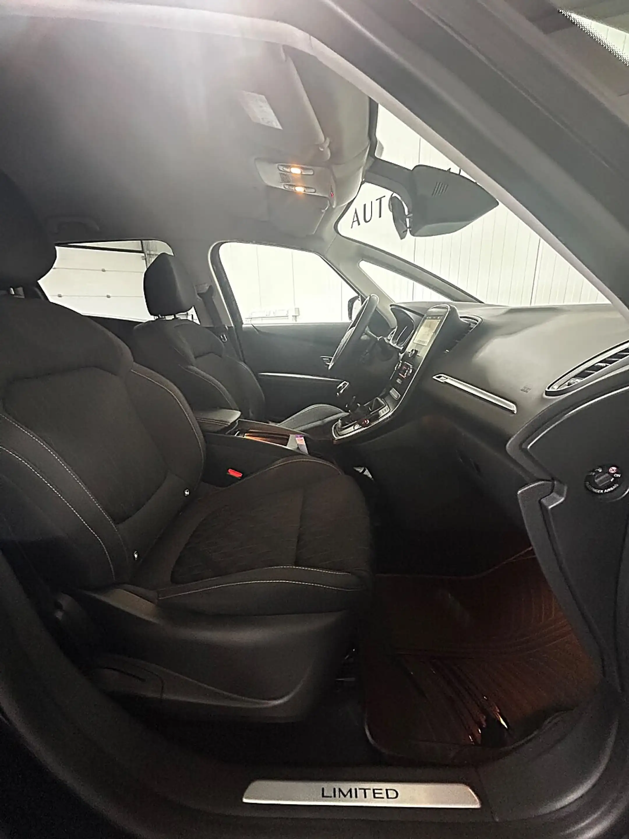 Renault Grand Scenic Grand Scénic TCe 140 PF Limited//AHK//NAVI//PDC... — photo 14