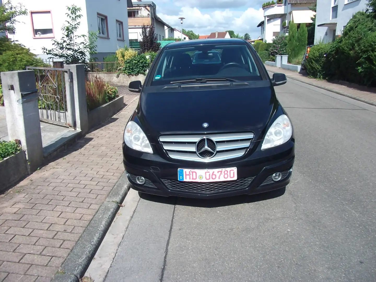 Mercedes-Benz B 160 BlueEFFICIENCY Černá - 1