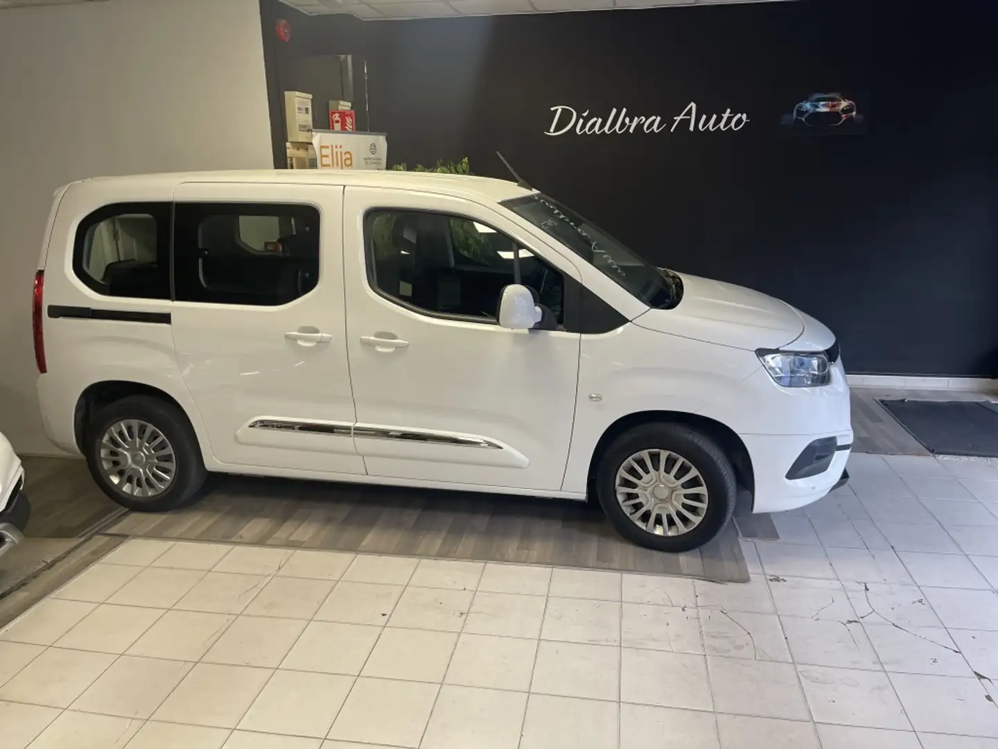 Toyota Proace Family L1 1.5D 5pl. Active Blanco - 1