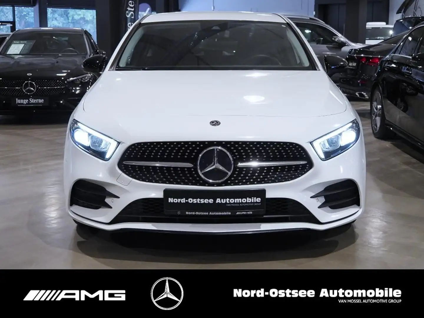 Mercedes-Benz A 180 AMG  NIGHT PARKPAKET DAB LED NAVI SITZHZG White - 2
