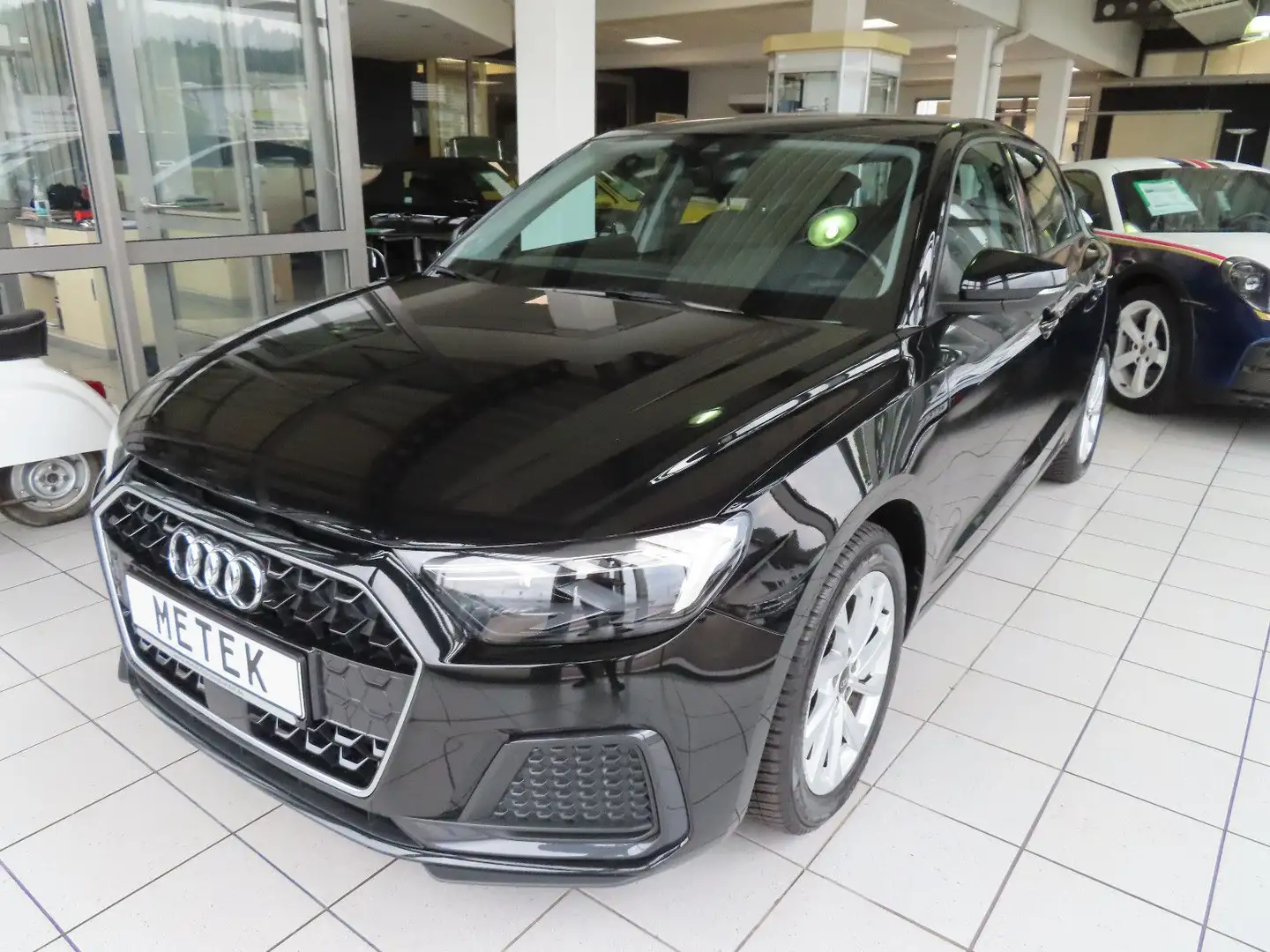 Audi A1 Sportback 30 TFSI advanced NAVI PDC SHZ Schwarz - 1