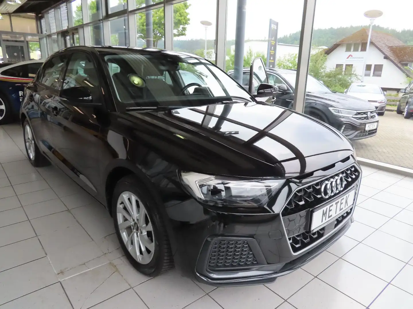 Audi A1 Sportback 30 TFSI advanced NAVI PDC SHZ Schwarz - 2