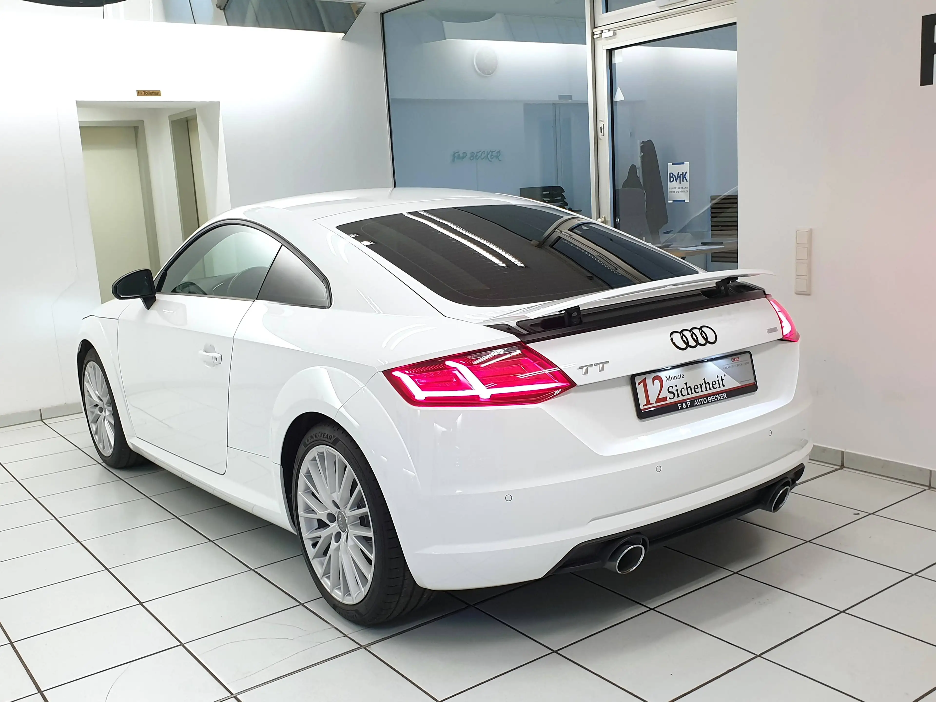 Audi TT TT Coupe 2.0 TDI Ultra 1.Hand Scheckheft VC DAB — photo 6