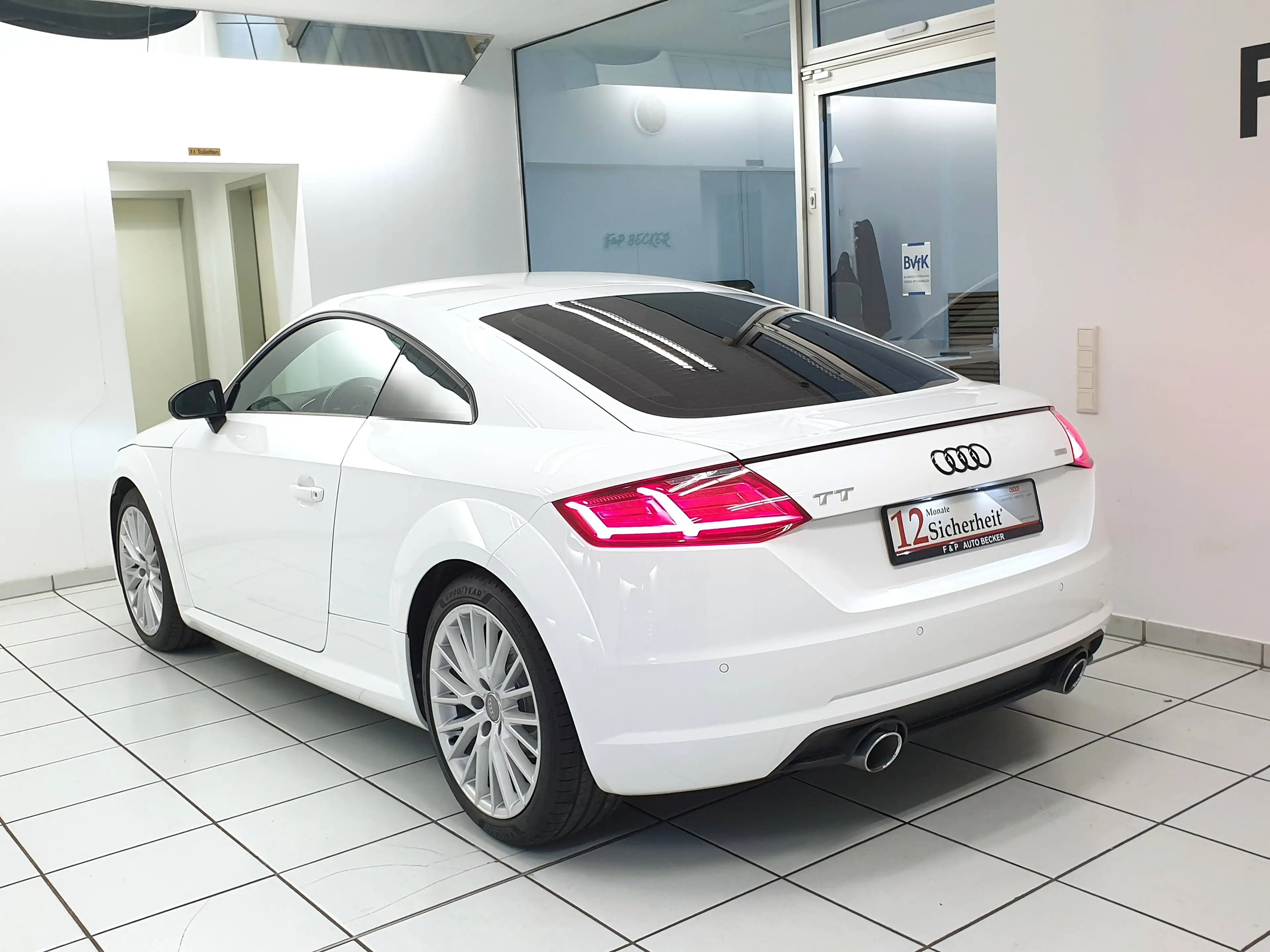 Audi TT TT Coupe 2.0 TDI Ultra 1.Hand Scheckheft VC DAB — photo 7