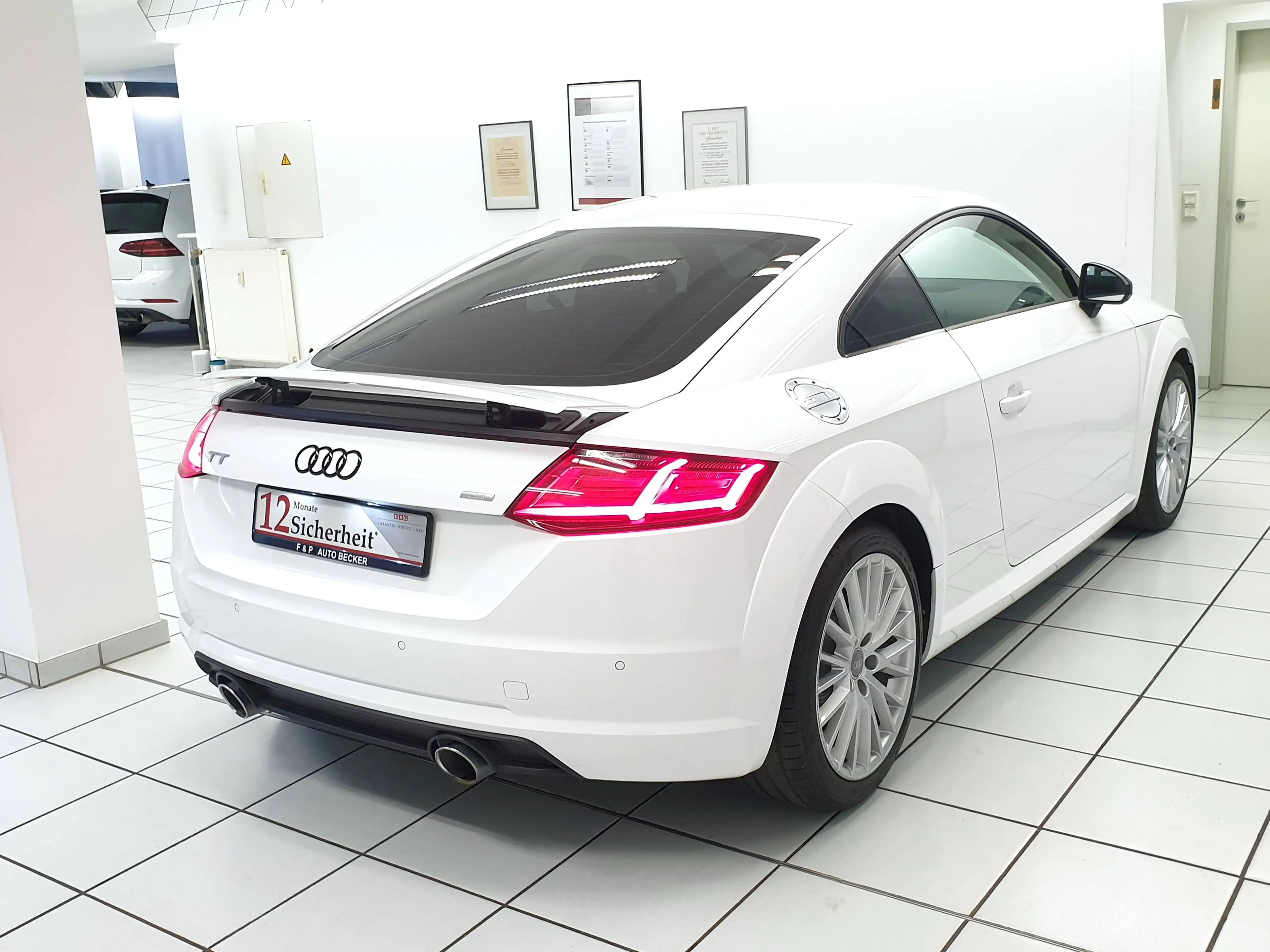Audi TT TT Coupe 2.0 TDI Ultra 1.Hand Scheckheft VC DAB — photo 8
