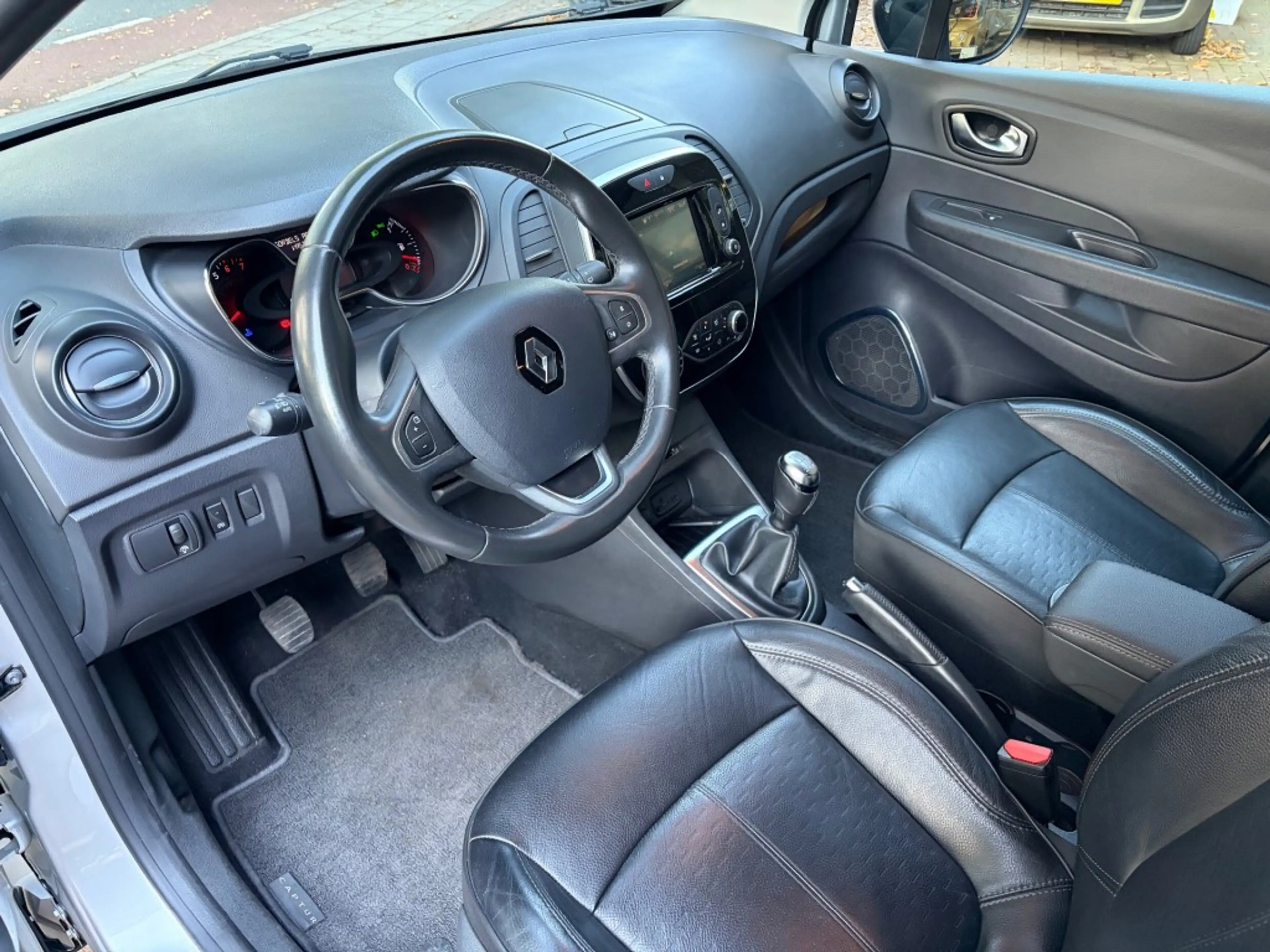 Renault Captur 0.9 TCE ZEN R-Link — photo 9