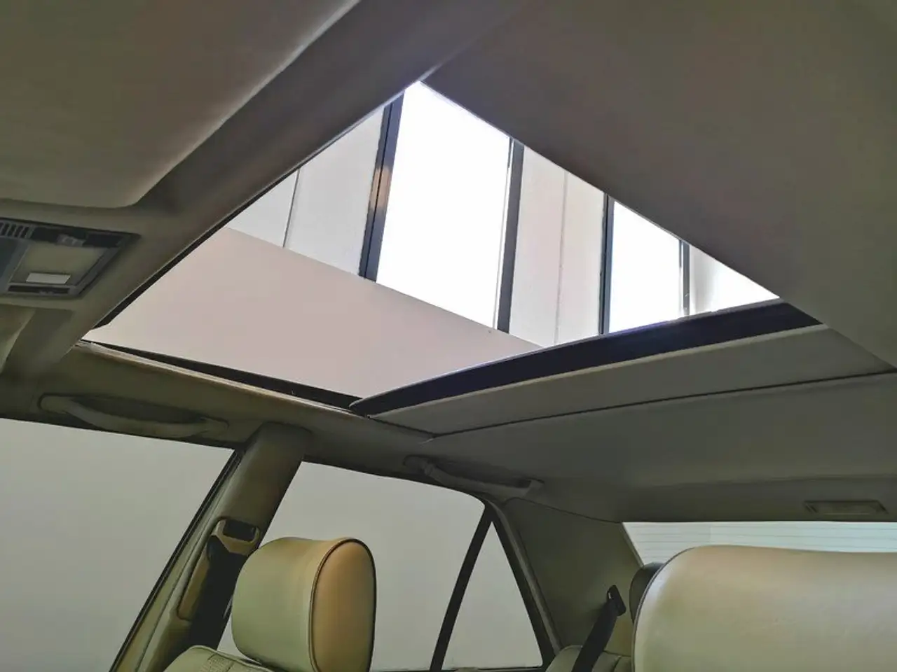 Mercedes-Benz 200E PELLE BEIGE+CLIMA+TETTO+TARGHE ORIGINALI ROMA, foto 9