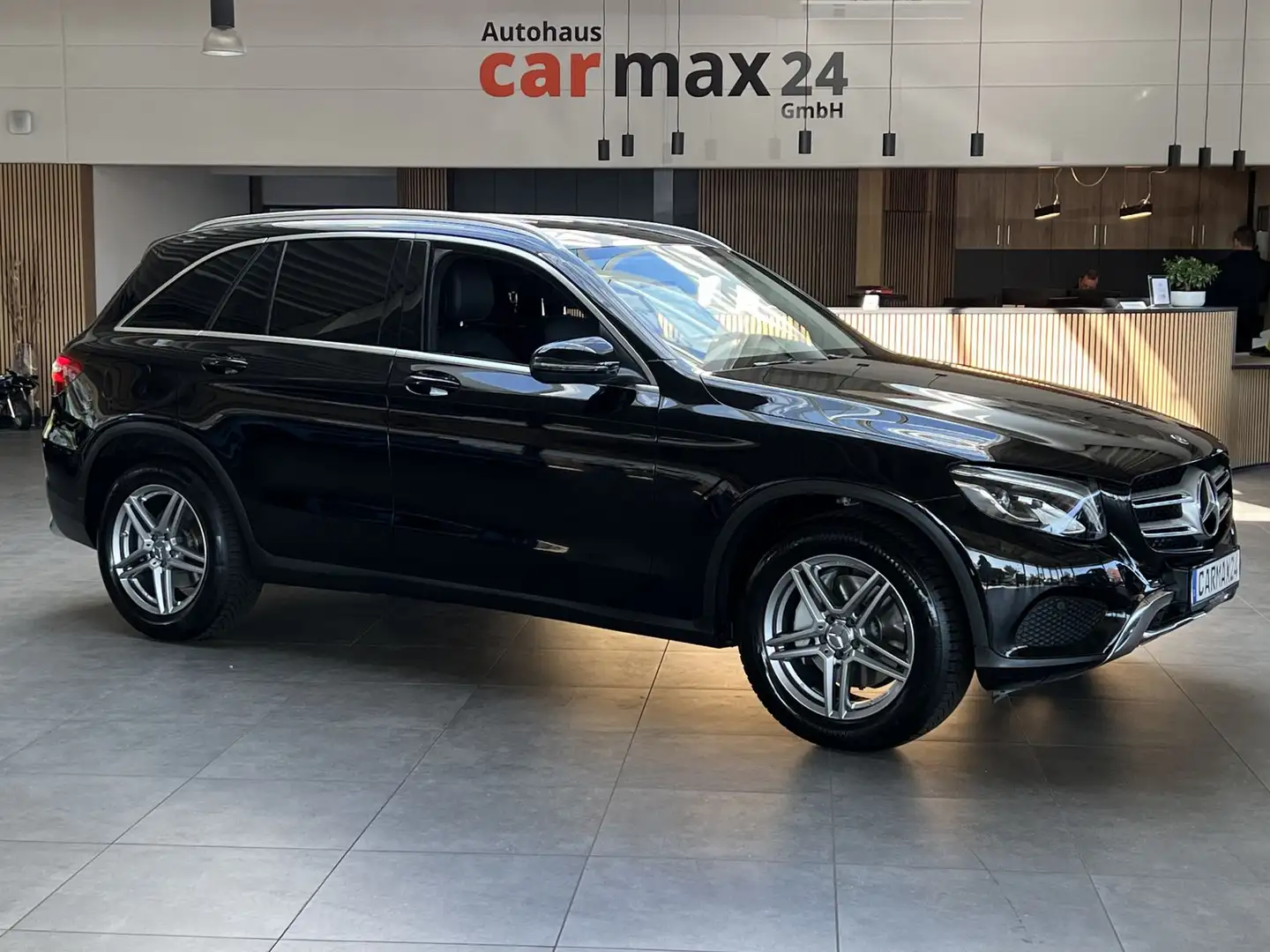 Mercedes-Benz 250 GLC GLC250 4Matic Aut Offroad Style Navi LED PDC Negru - 1