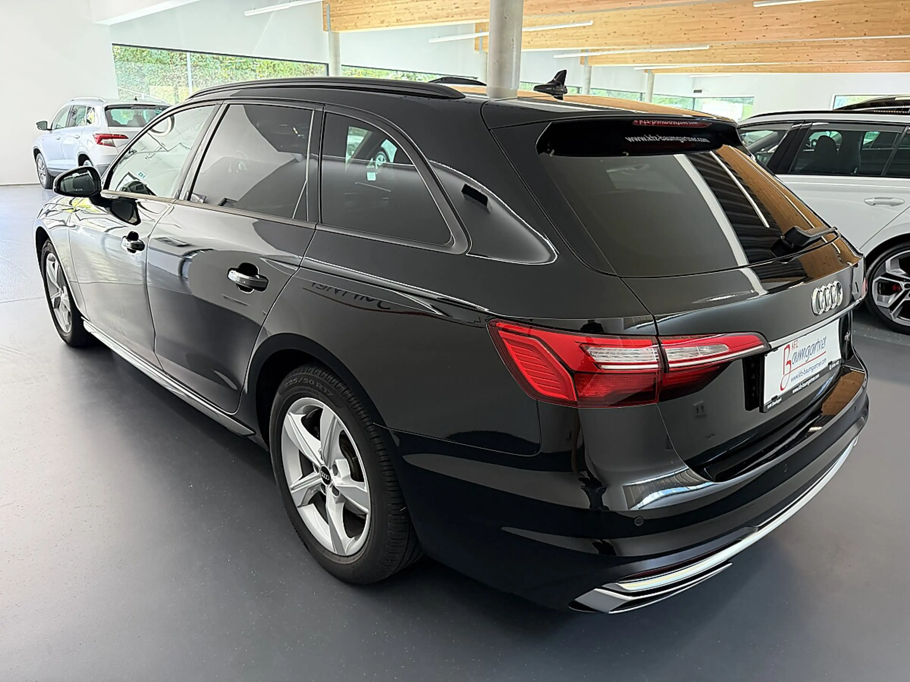 Audi A4 Avant 40TDI quattro advanced S-tronic *Standhei... — photo 5