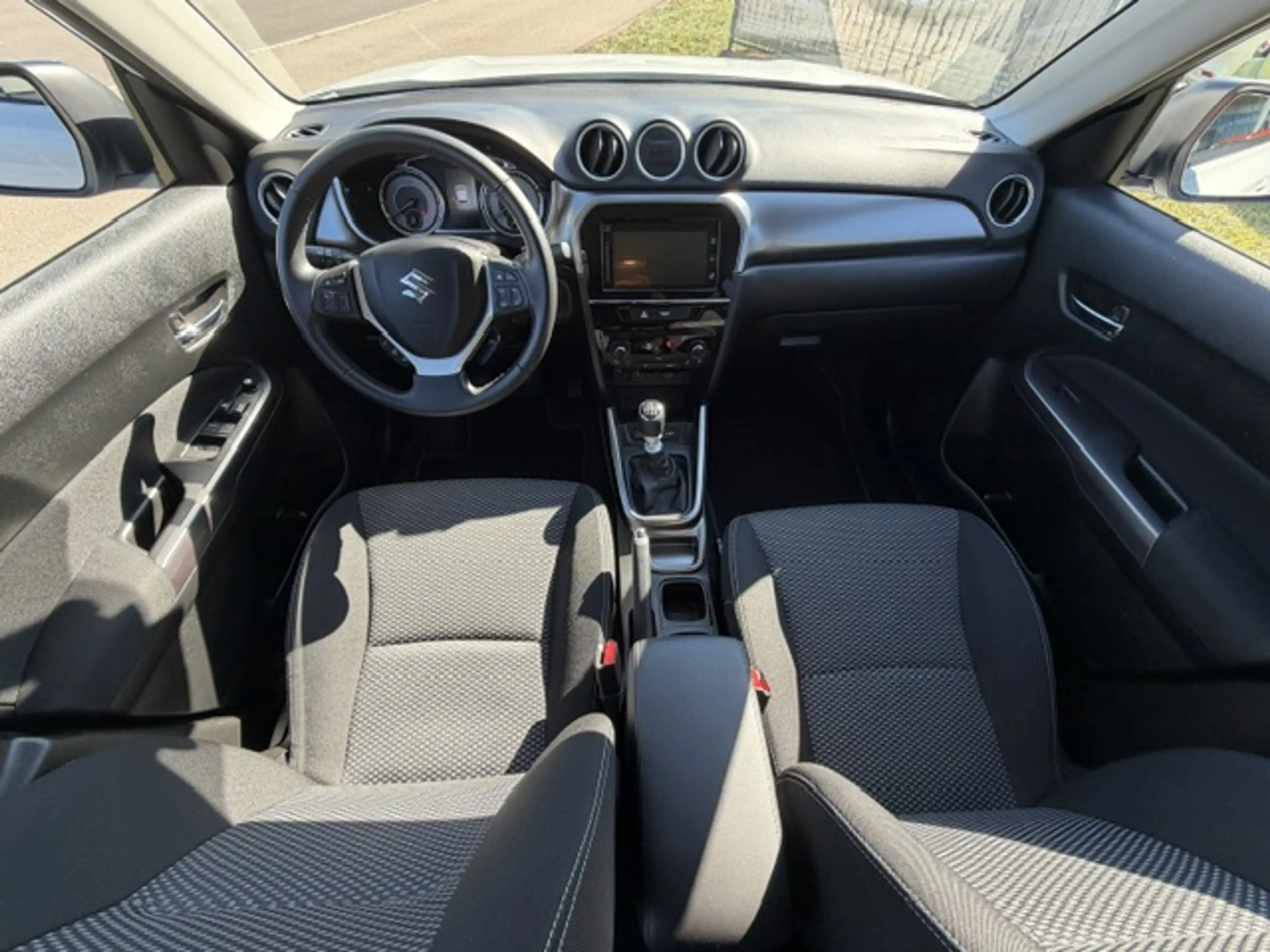 Suzuki Vitara Vitara 1.4 Boosterjet Hybrid Comfort — photo 13