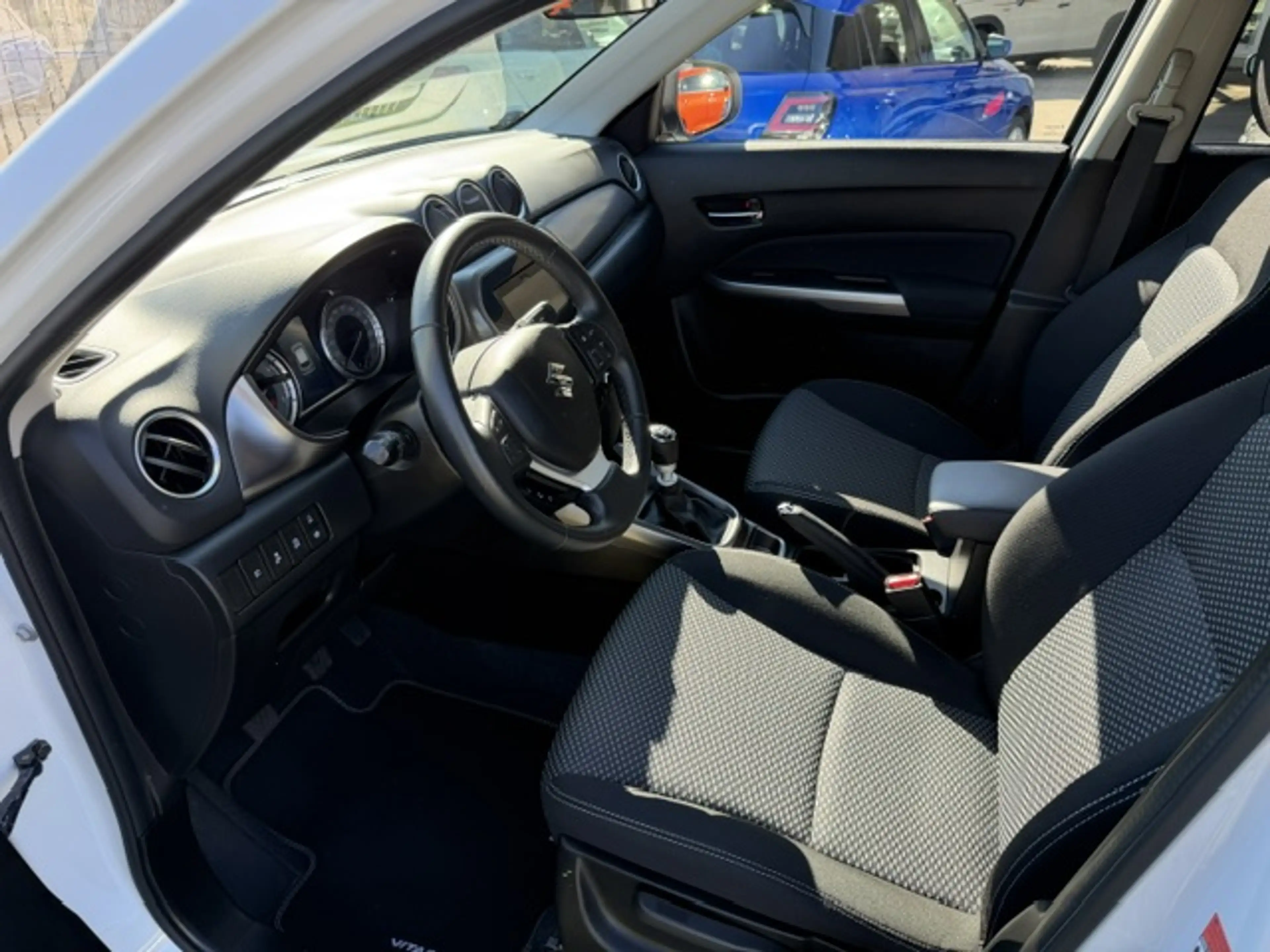 Suzuki Vitara Vitara 1.4 Boosterjet Hybrid Comfort — photo 11
