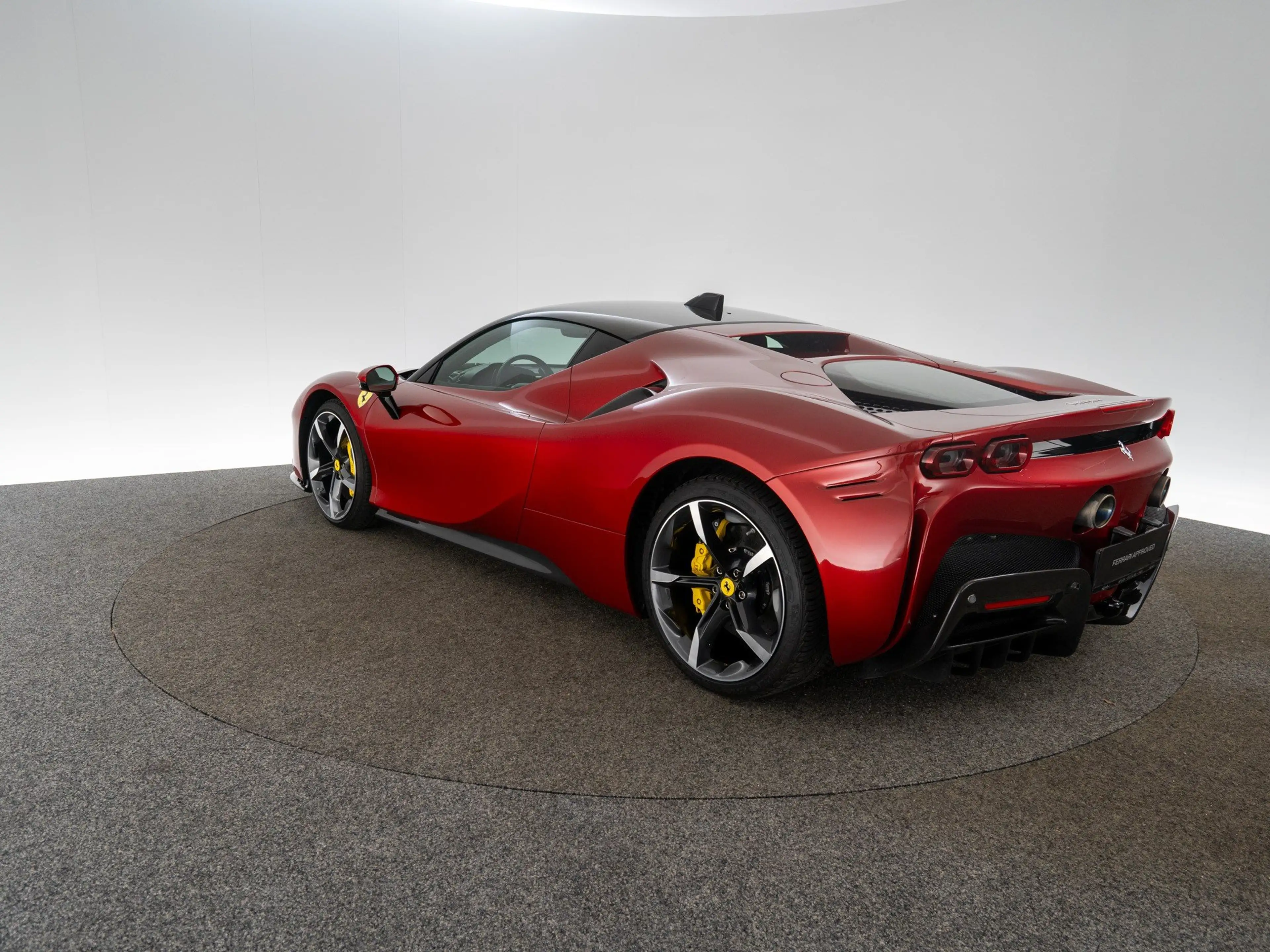 Ferrari SF90 Stradale FERRARI SINGEN — photo 4