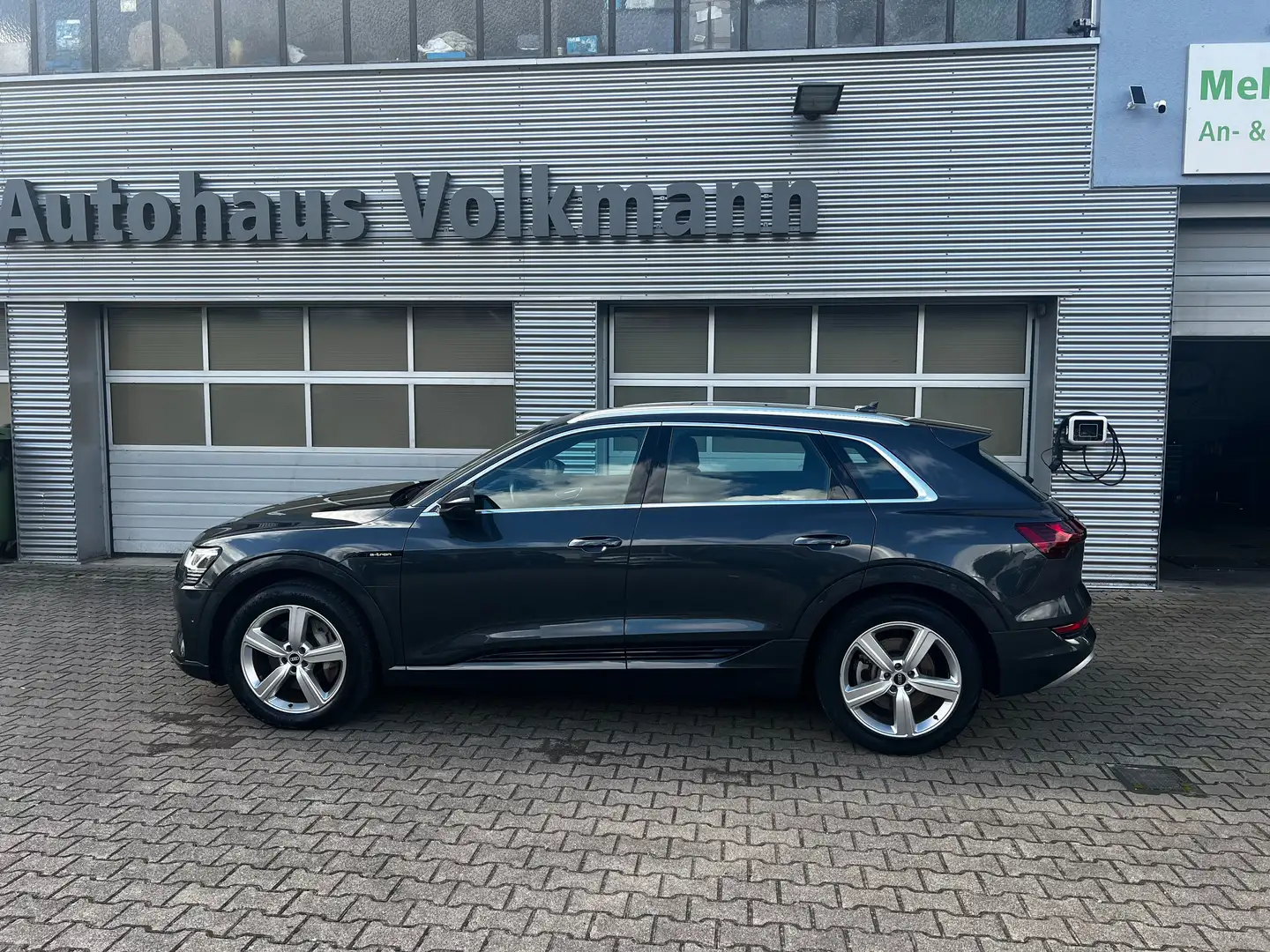 Audi e-tron 50 quattro advanced Panoramadach AHK Standheizung Grijs - 1