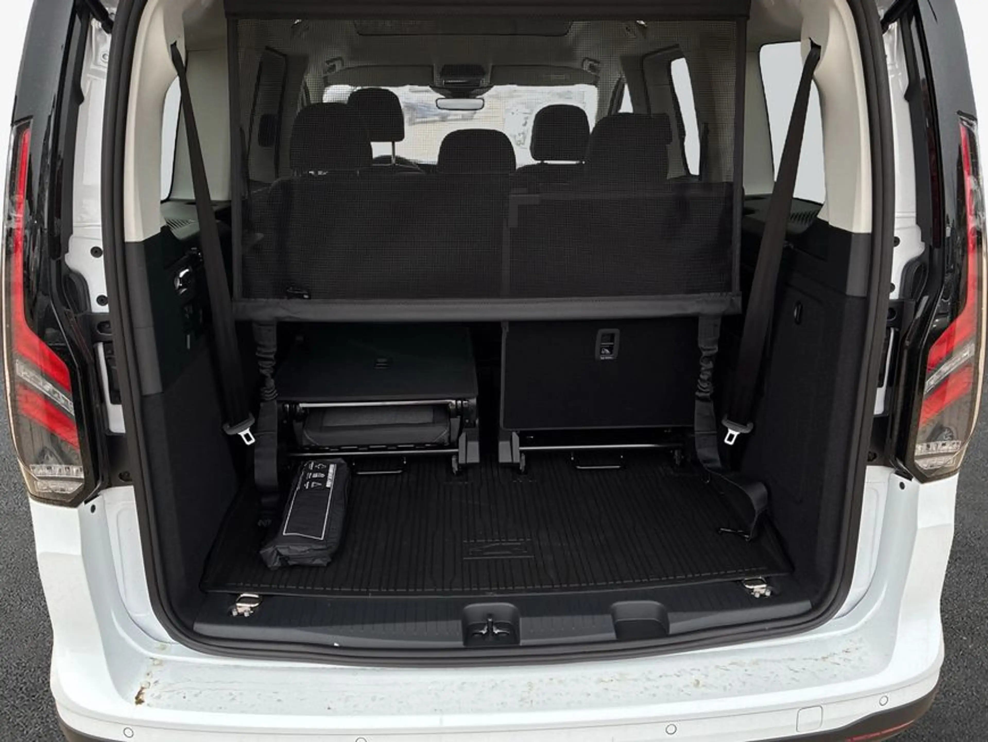 Ford Grand Tourneo Connect 2.0 EcoBlue Aut. ACTIVE 90 k — photo 8