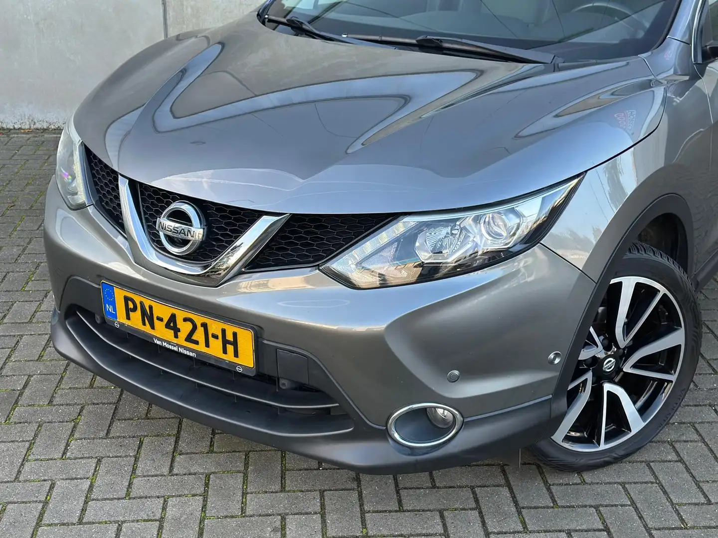 Nissan Qashqai 1.6 Tekna Ori NL NAP Pano Leder Grau - 2
