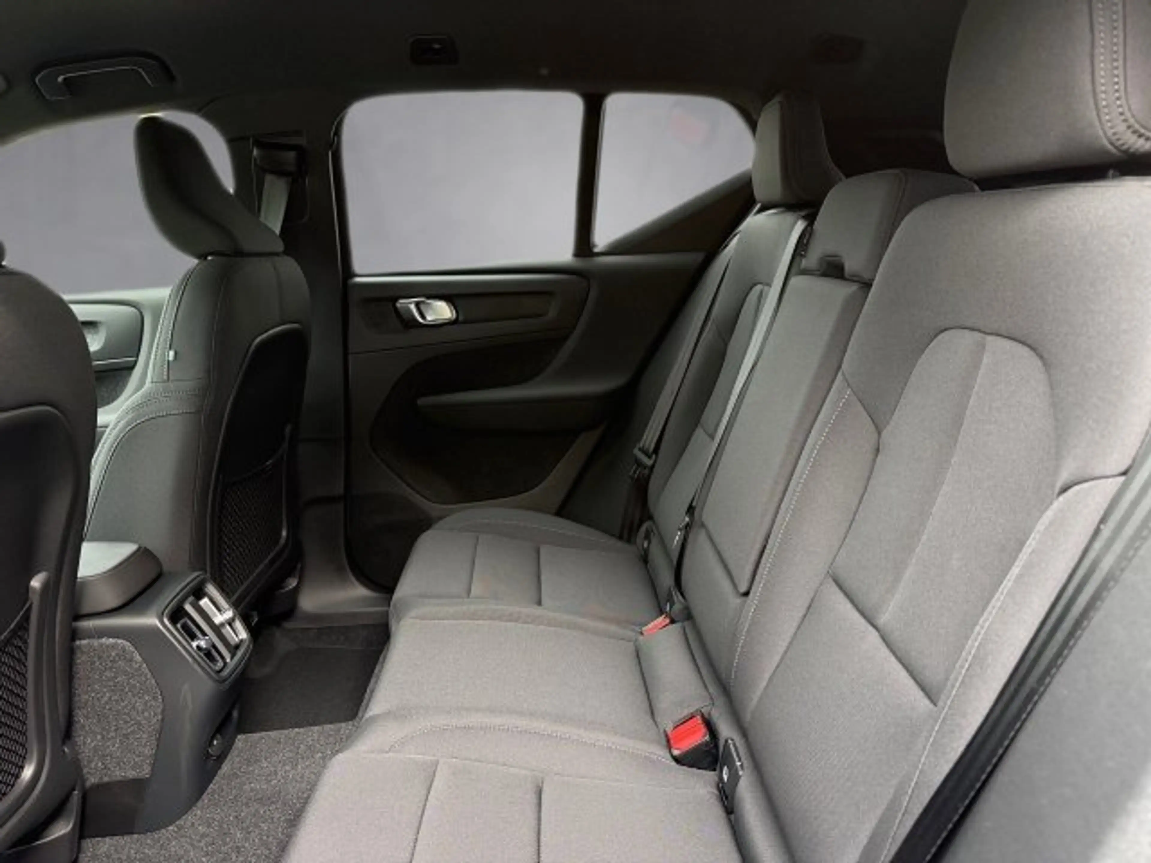 Volvo EX40 Black Edition Plus, Single Motor Extended Range, Vollel — photo 12