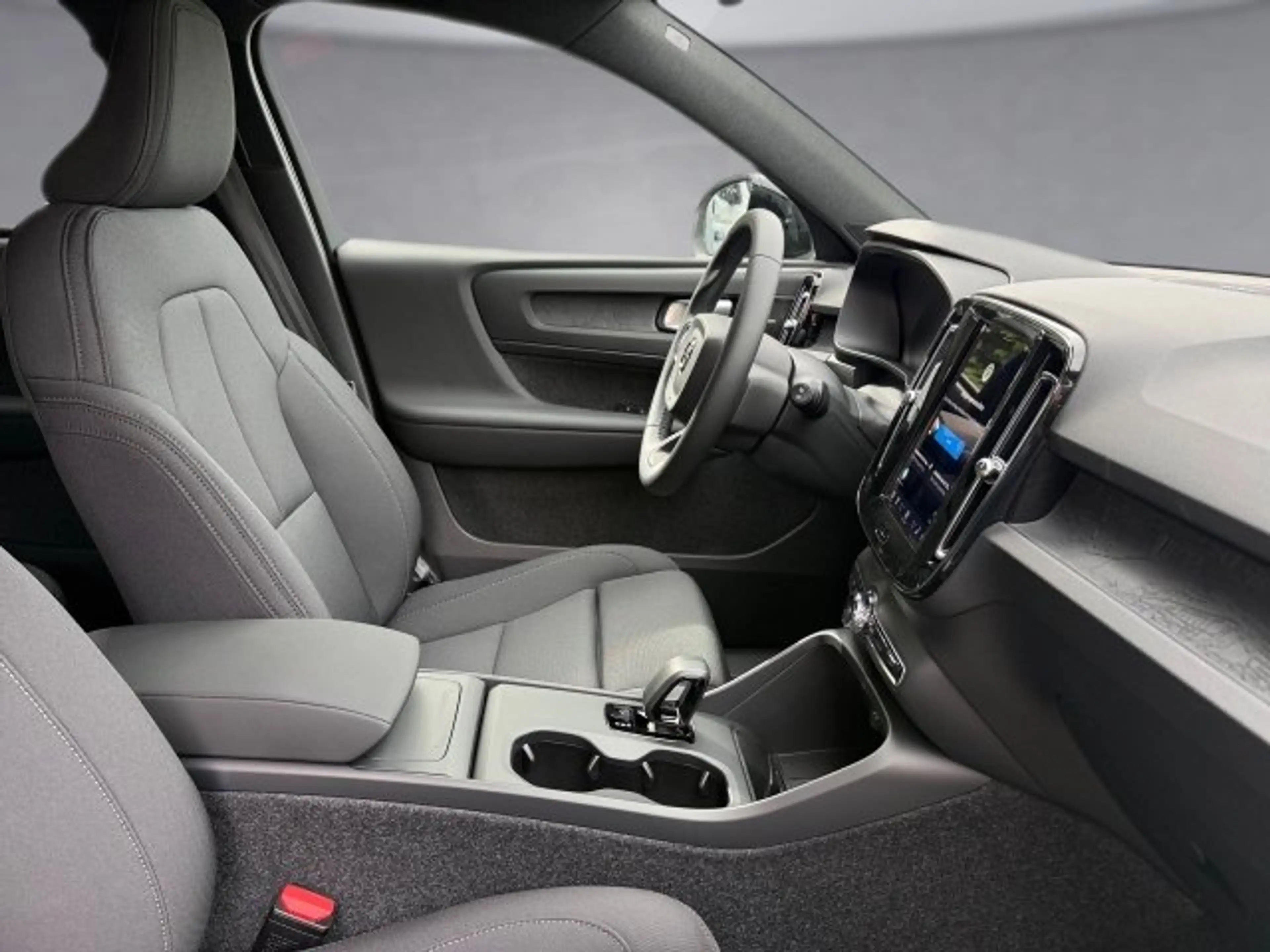 Volvo EX40 Black Edition Plus, Single Motor Extended Range, Vollel — photo 11