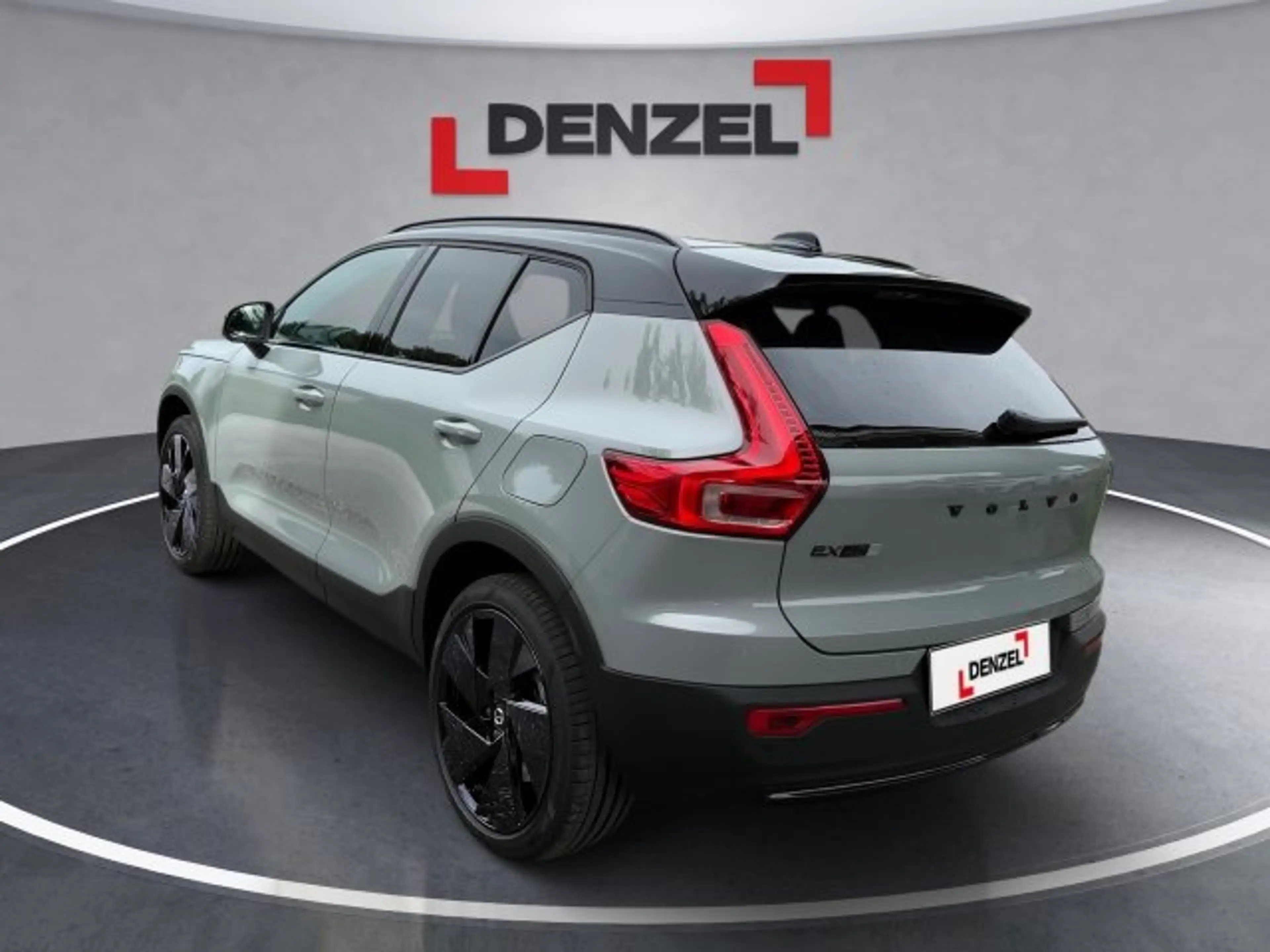 Volvo EX40 Black Edition Plus, Single Motor Extended Range, Vollel — photo 3