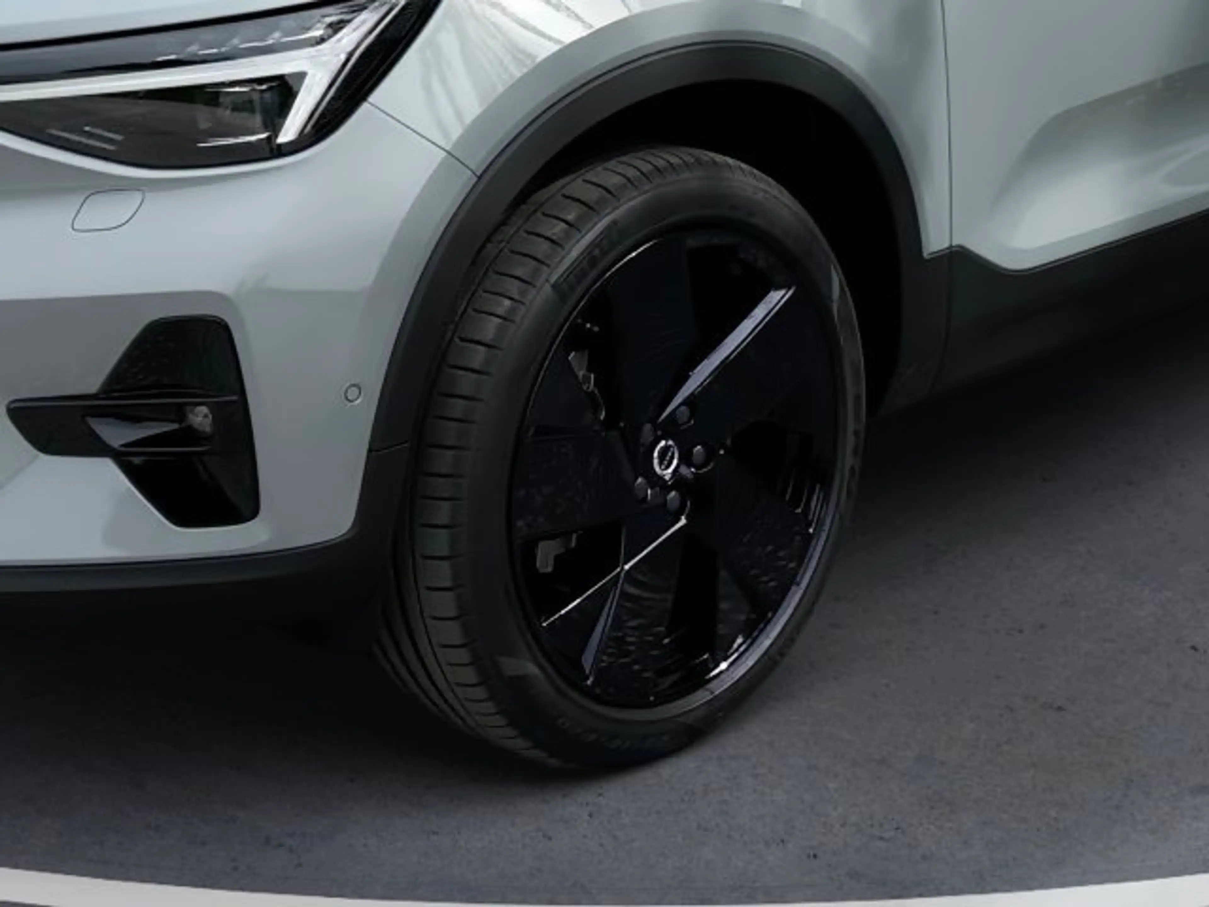 Volvo EX40 Black Edition Plus, Single Motor Extended Range, Vollel — photo 8