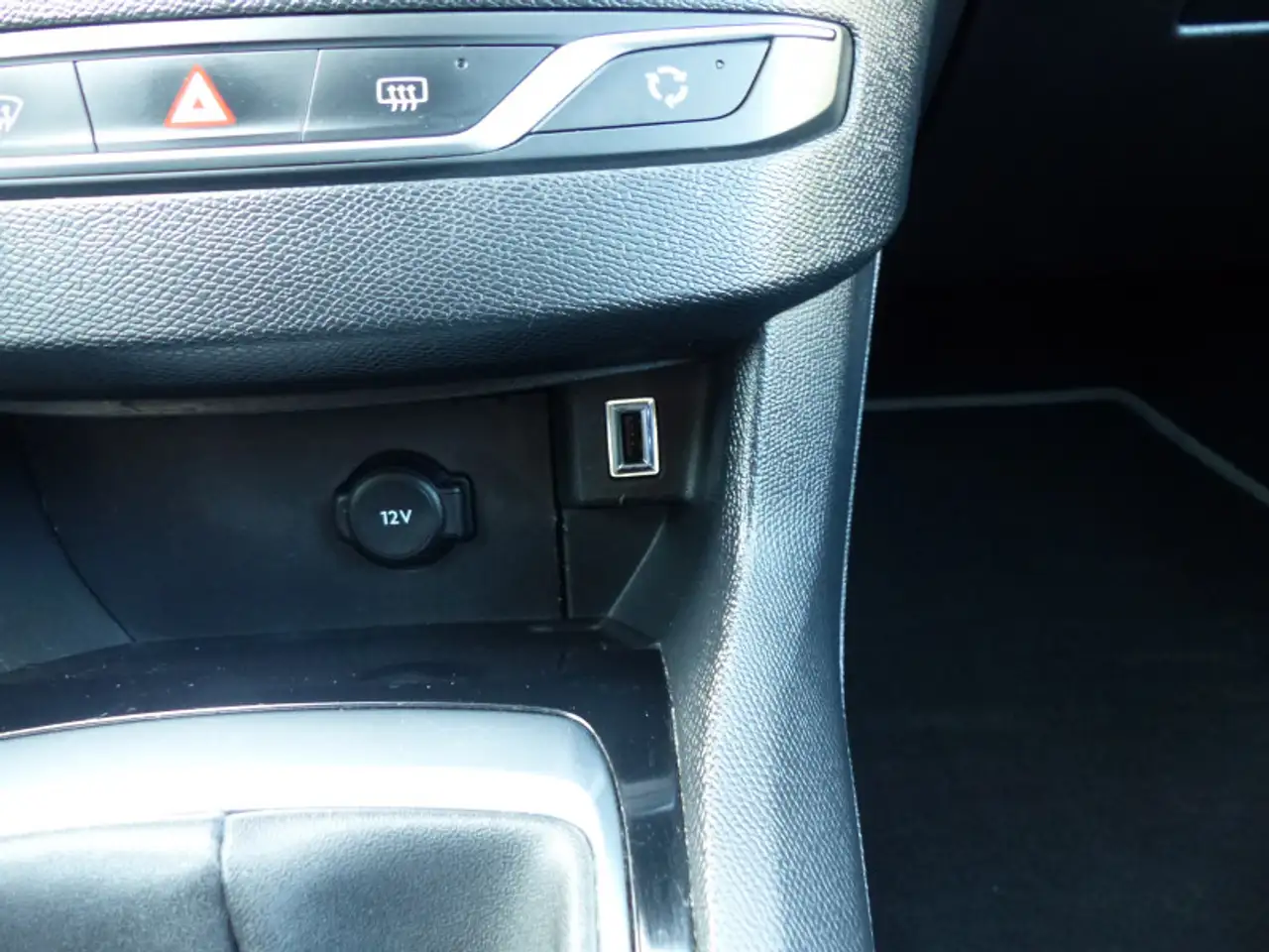 Peugeot 308 308 — photo 19