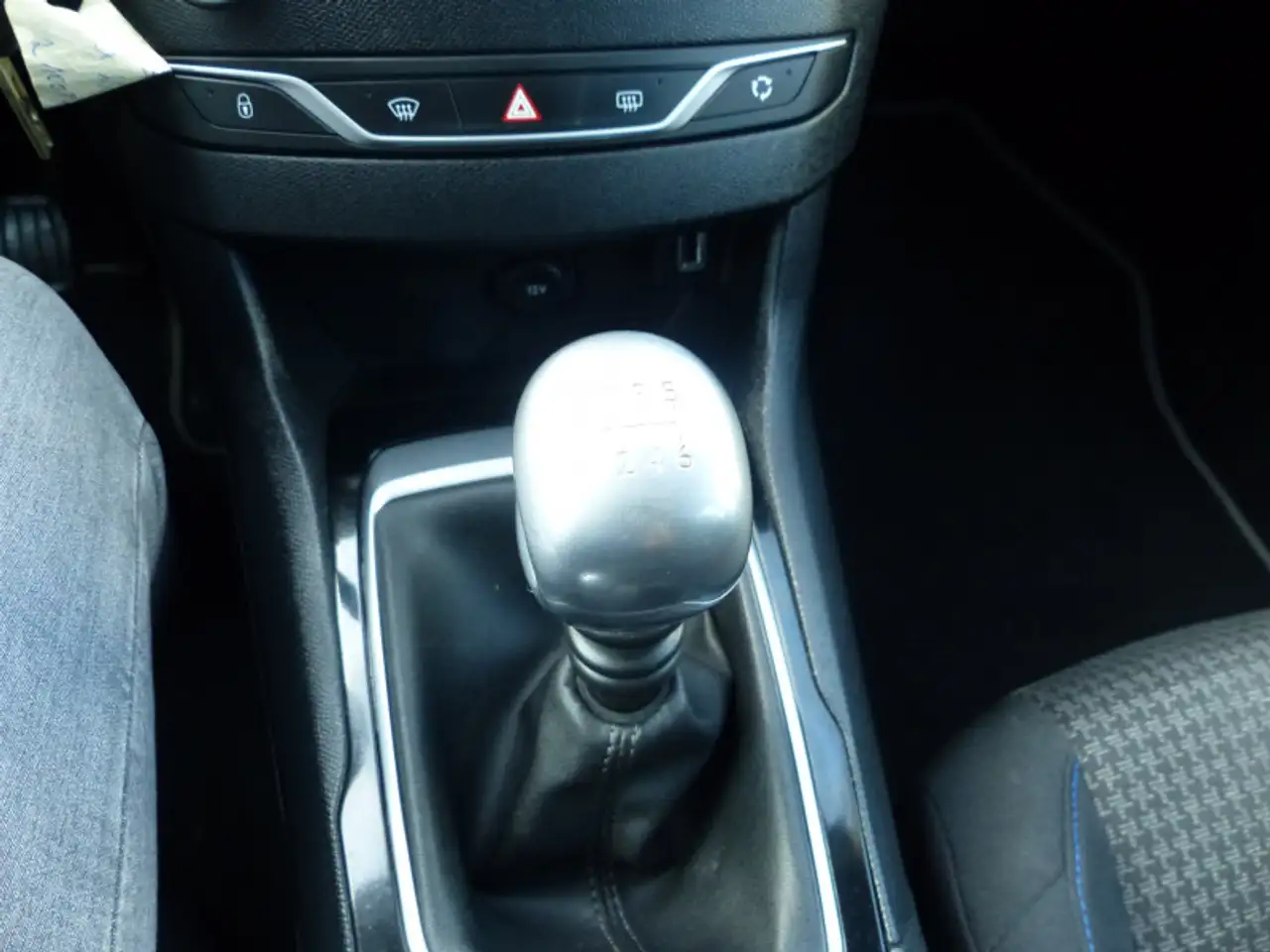 Peugeot 308 308 — photo 18