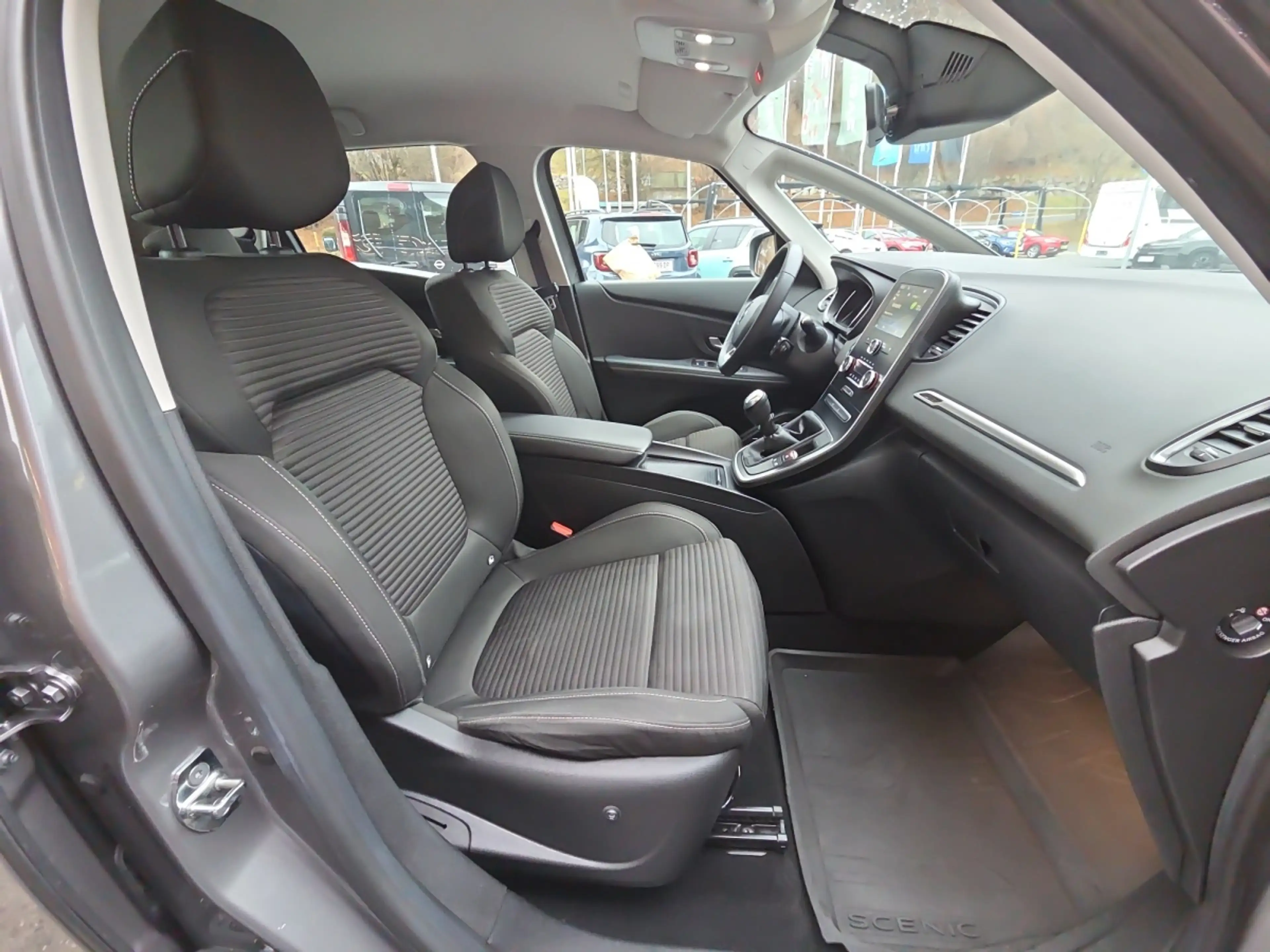 Renault Scenic Scénic (IV) Scénic TCe 115 PF Zen — photo 15