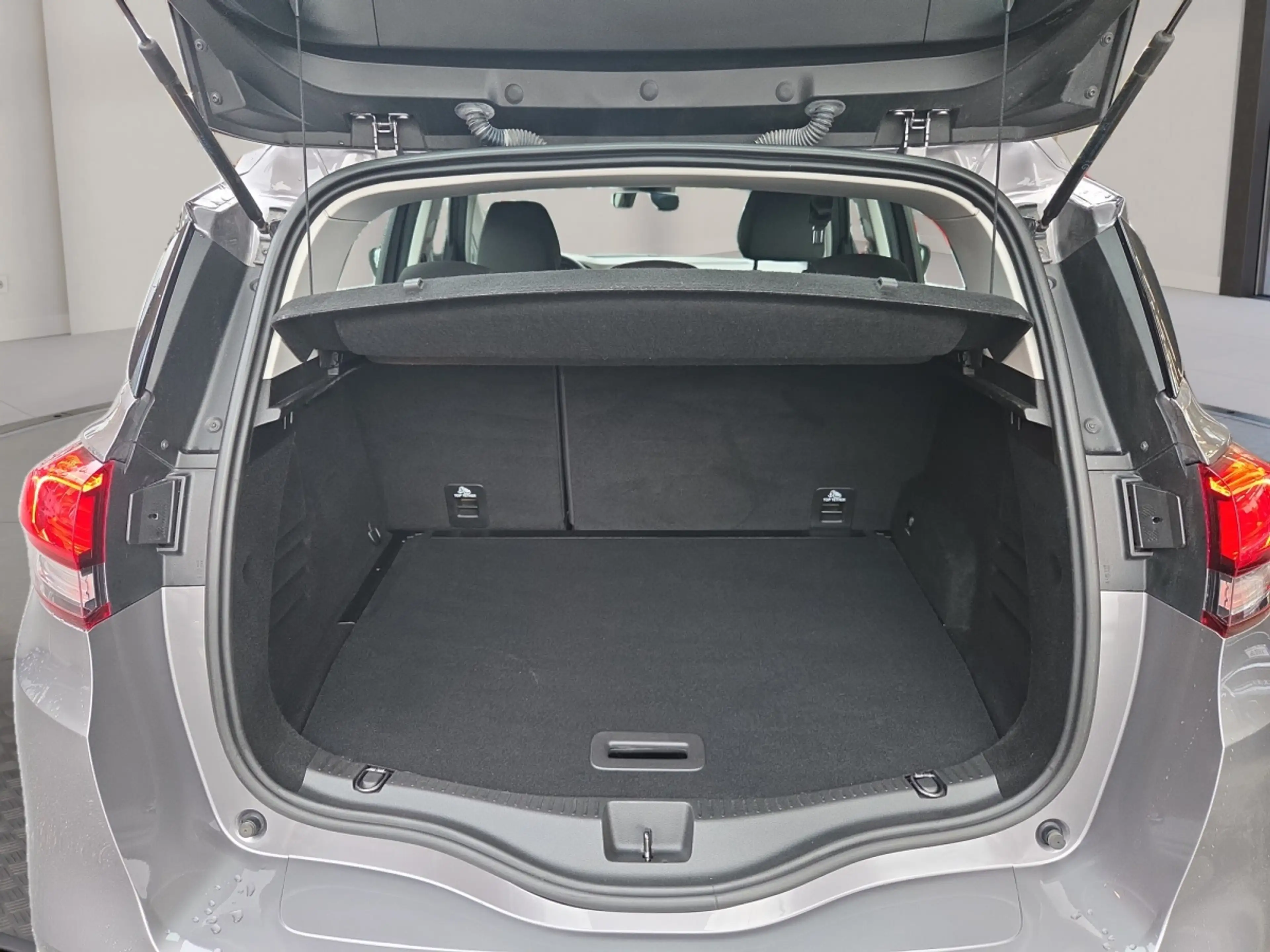 Renault Scenic Scénic (IV) Scénic TCe 115 PF Zen — photo 11