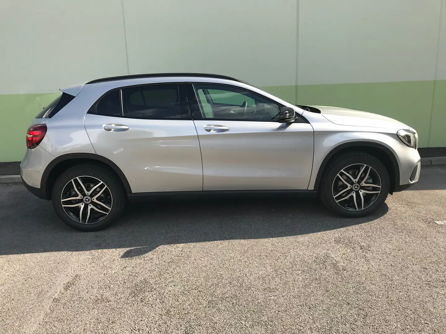 Mercedes-Benz GLA 250 GLA 250 Aut. Silber - 1