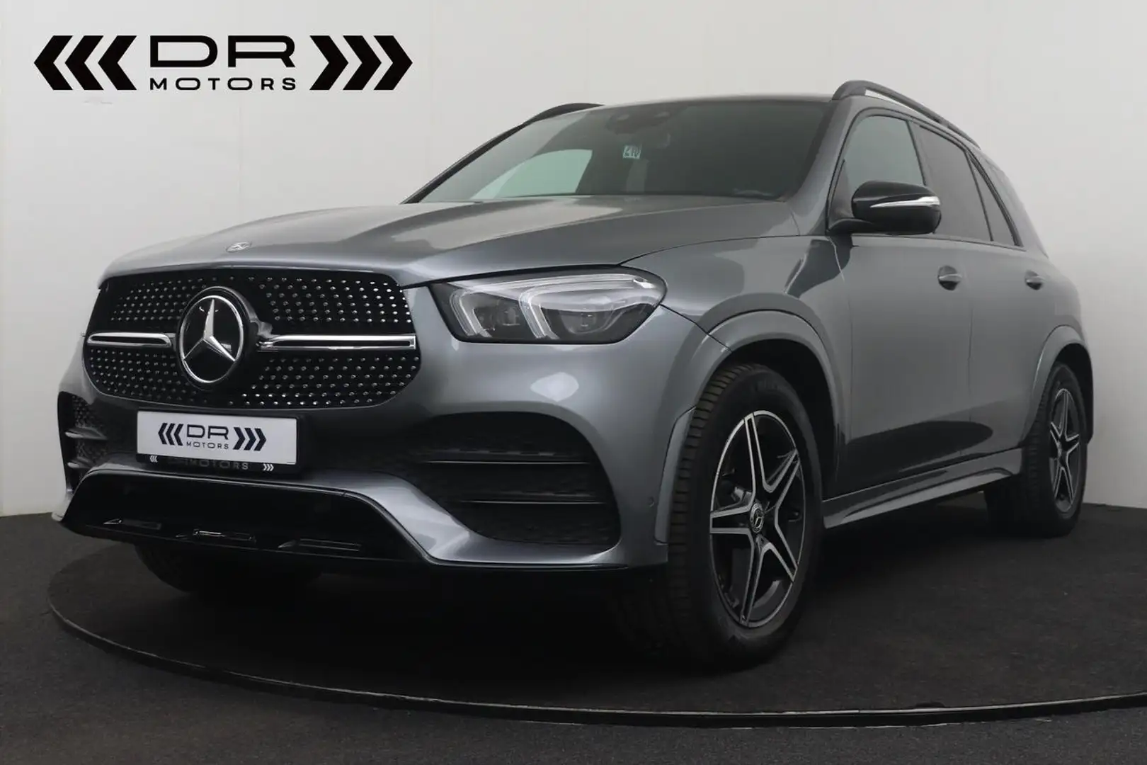 Mercedes-Benz GLE 300 d 4 MATIC AMG Line Šedá - 1