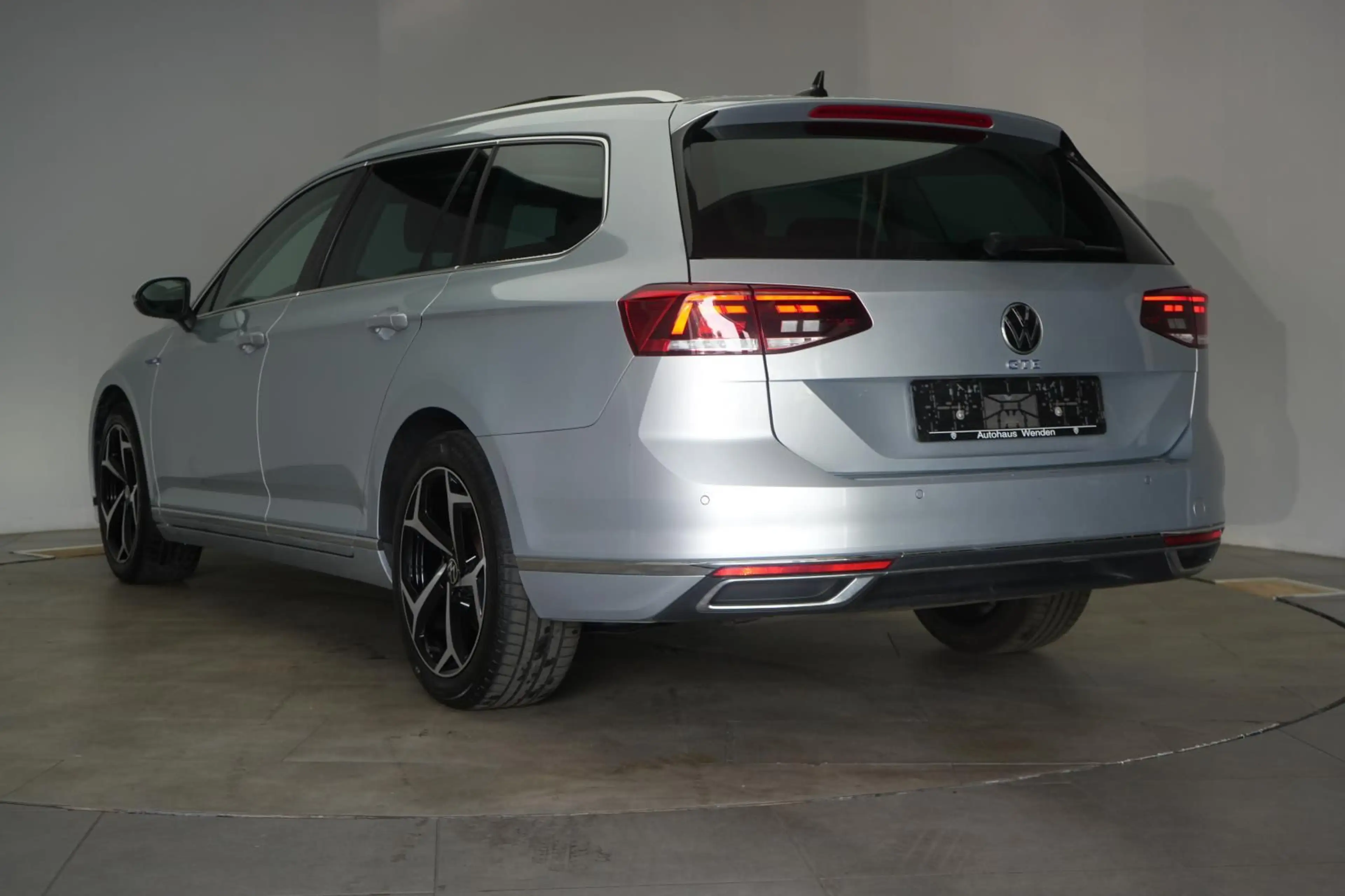 Volkswagen Passat Variant 1.4 TSI DSG GTE ACC/Kamera/Pano/L — photo 4