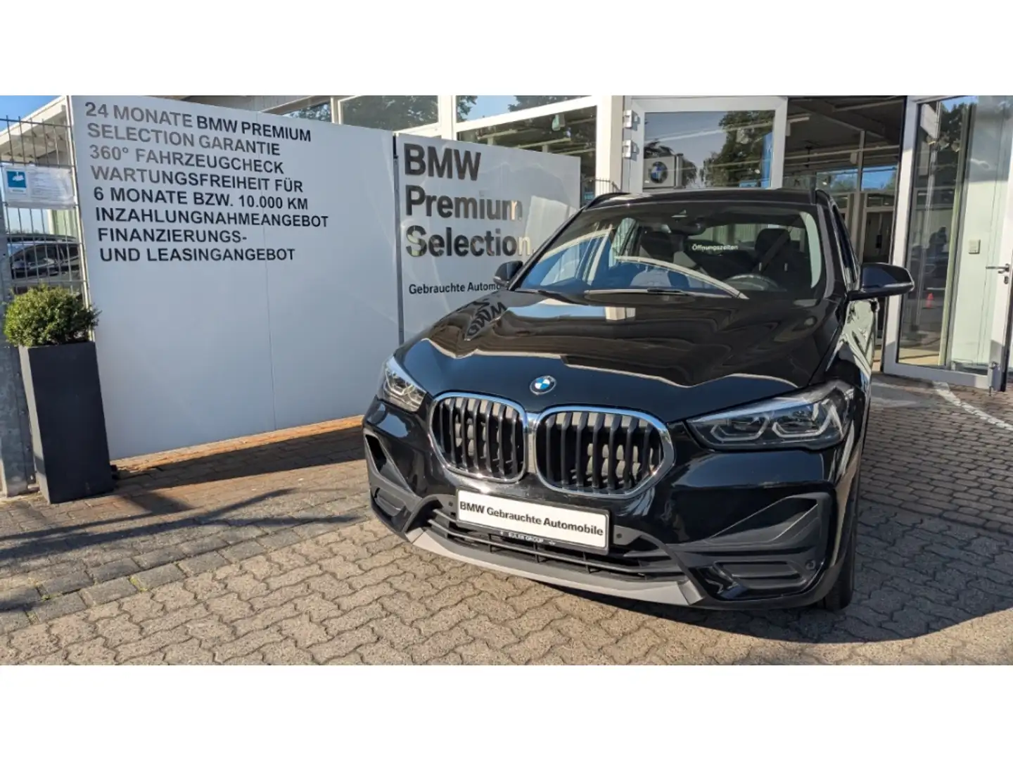 BMW X1 xDrive18d A Navi LED El. Heckklappe Klimaautom DAB Negro - 2