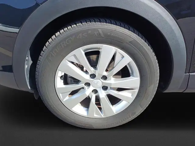 Peugeot 5008 view 8