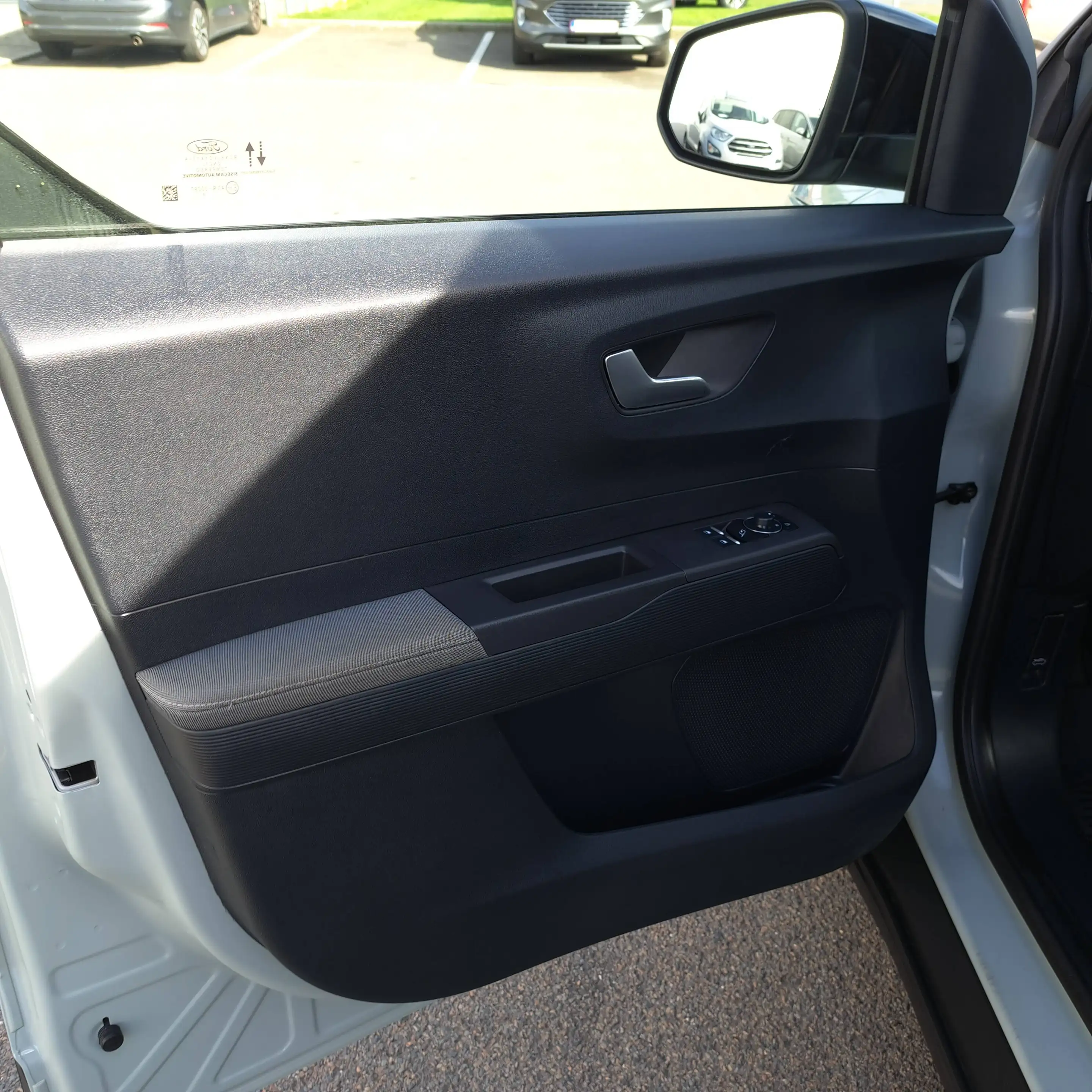 Ford Transit Courier Transit Courier 1.0 EcoBoost Limited Limited — photo 10