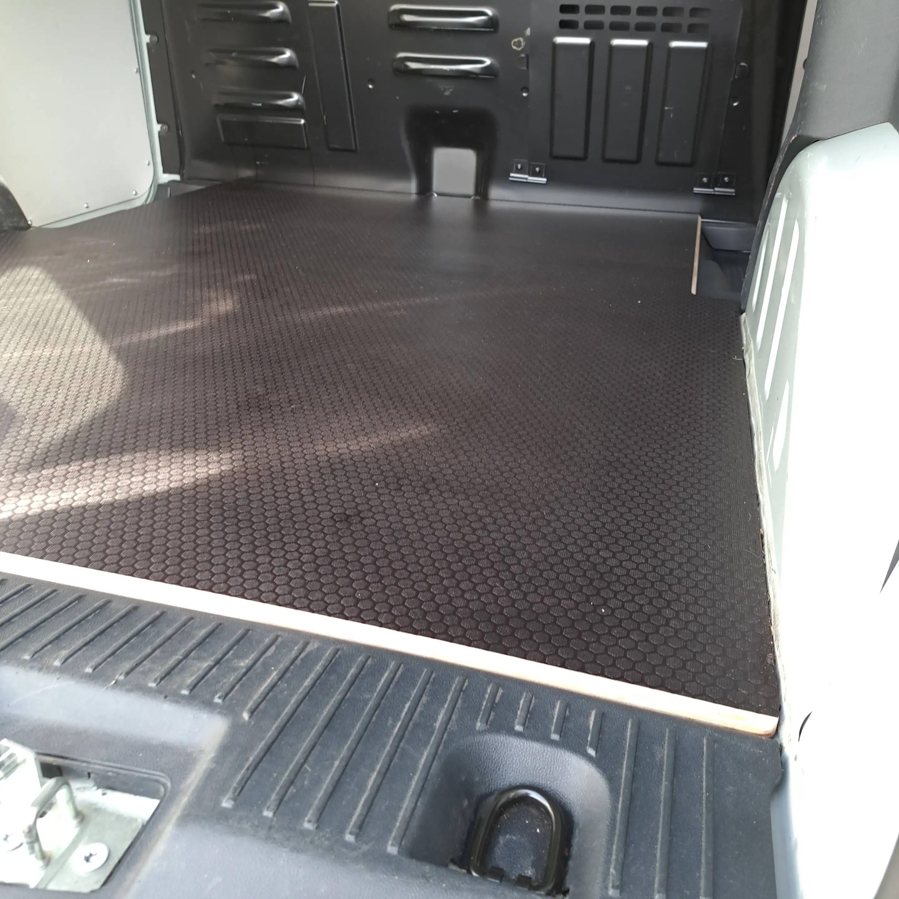 Ford Transit Courier Transit Courier 1.0 EcoBoost Limited Limited — photo 9