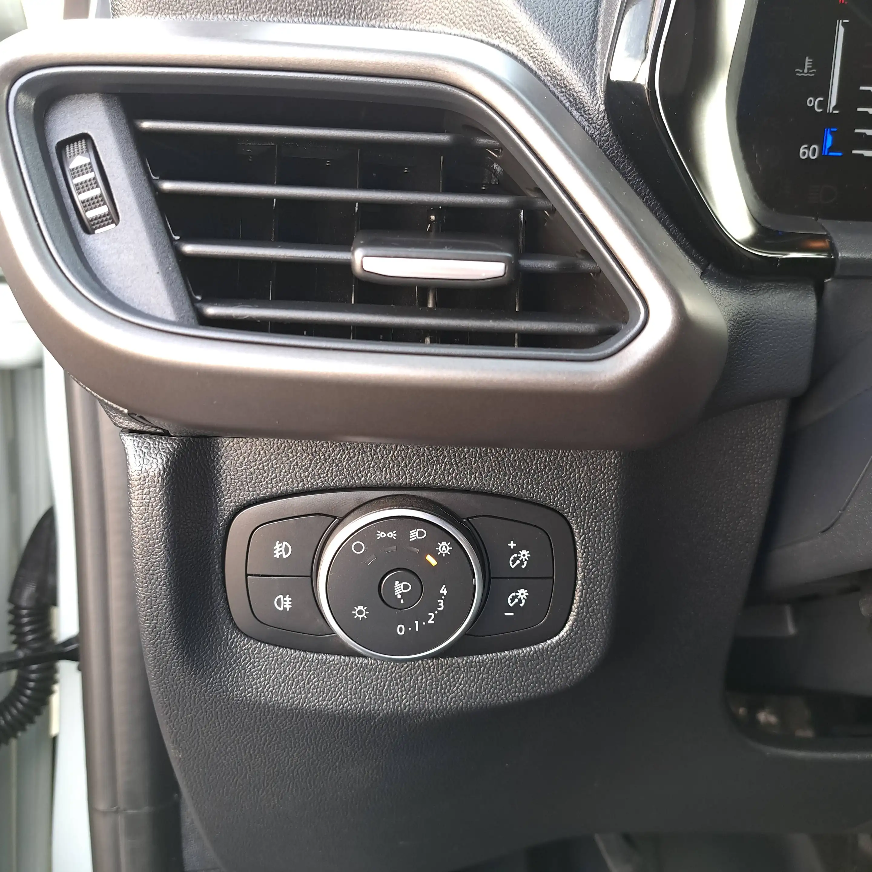 Ford Transit Courier Transit Courier 1.0 EcoBoost Limited Limited — photo 12