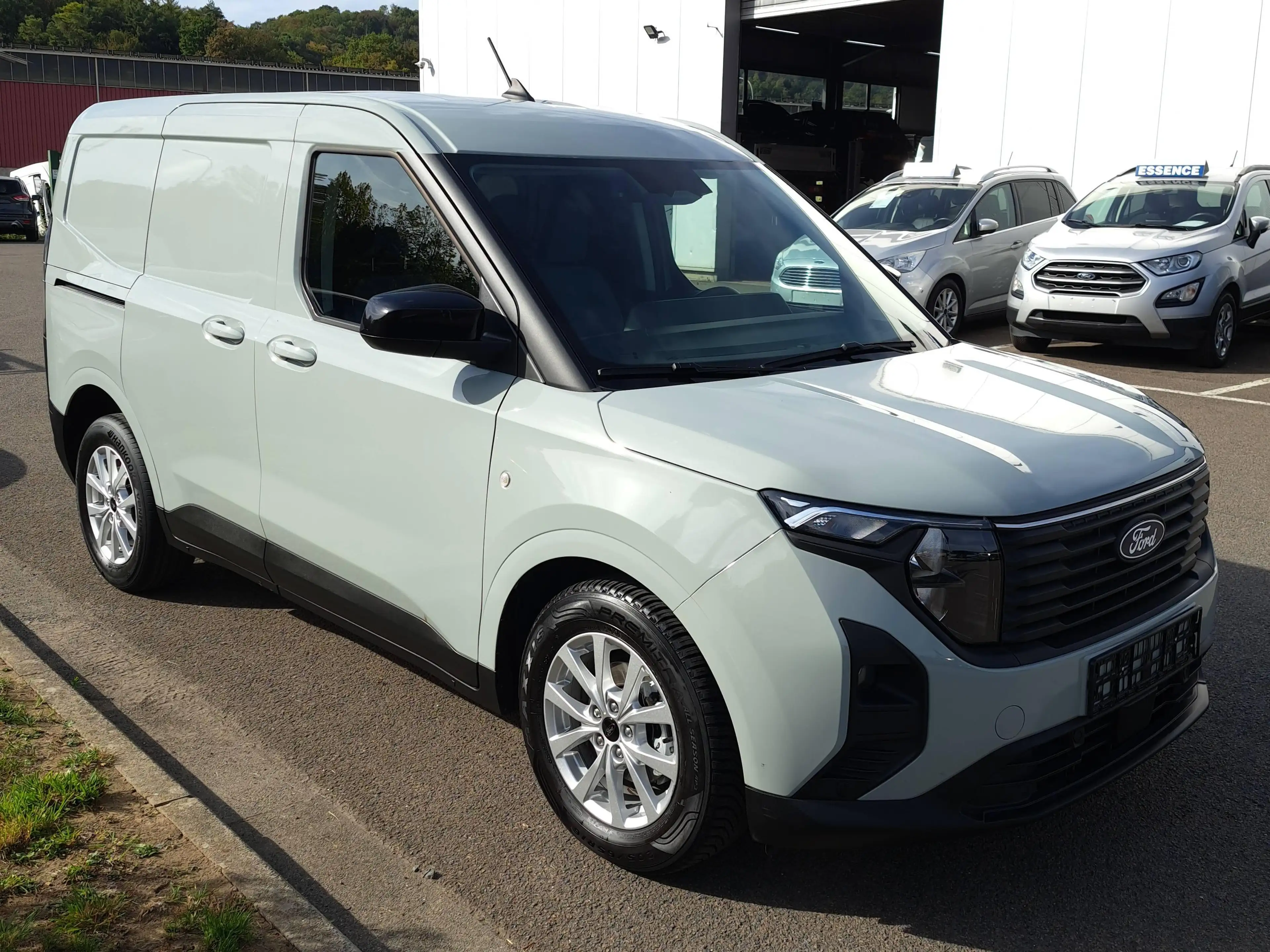 Ford Transit Courier Transit Courier 1.0 EcoBoost Limited Limited — photo 3