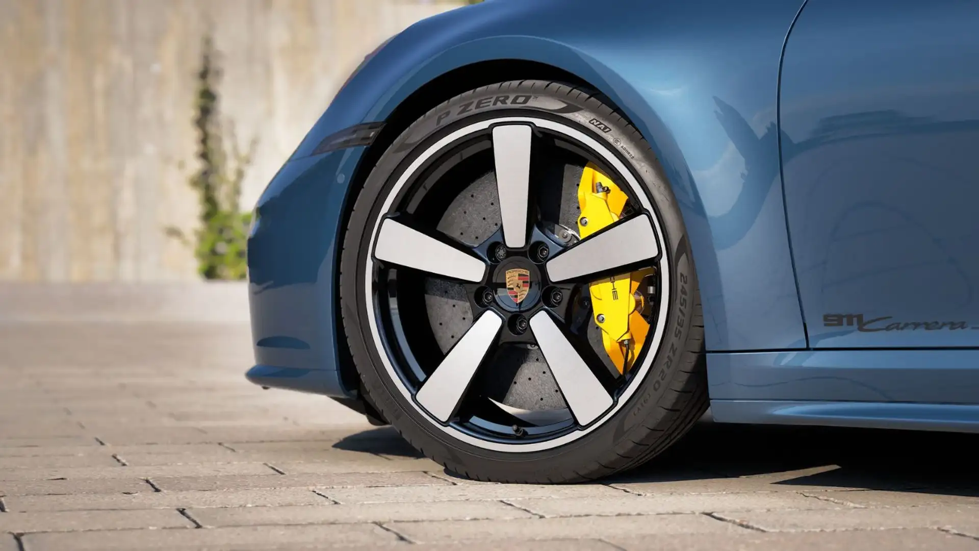 포르쉐 911 Carrera S Coupe 2026 파랑 사진 3
