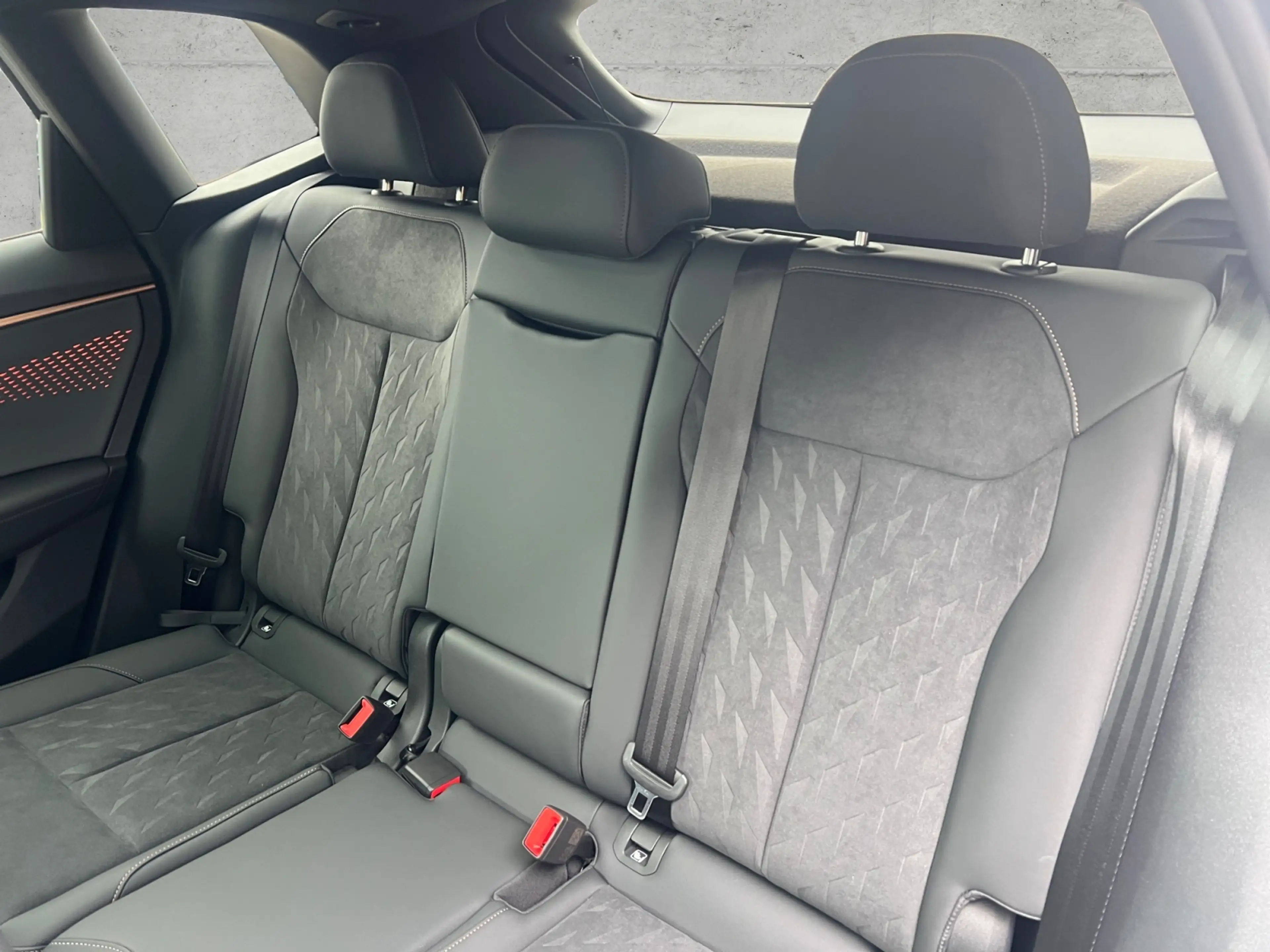 CUPRA Terramar VZ 2,0 TSI 195KW (265PS) DSG*PANO*AHK*NAVI*HEAD-U — photo 14