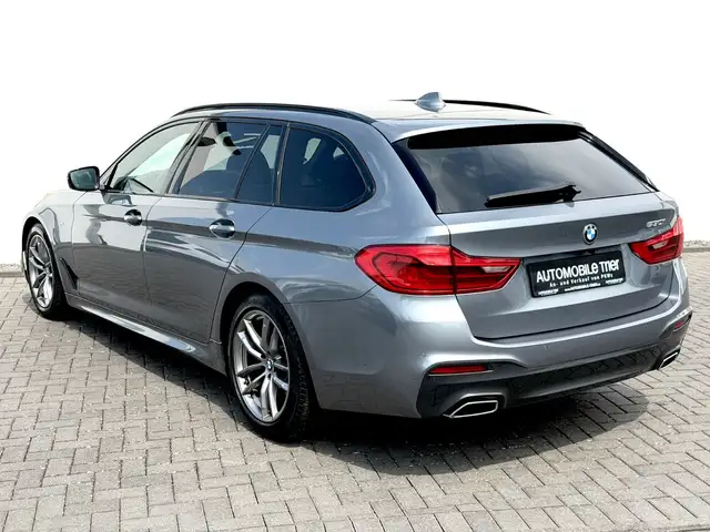BMW 5 Series view 7