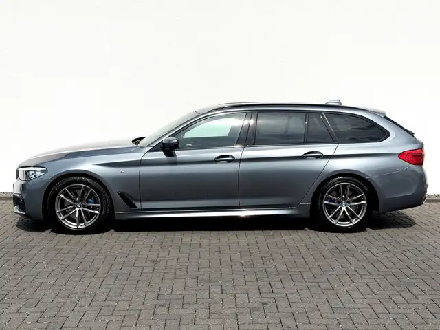 BMW 5 Series view 8