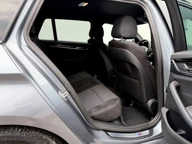 BMW 5 Series view 15