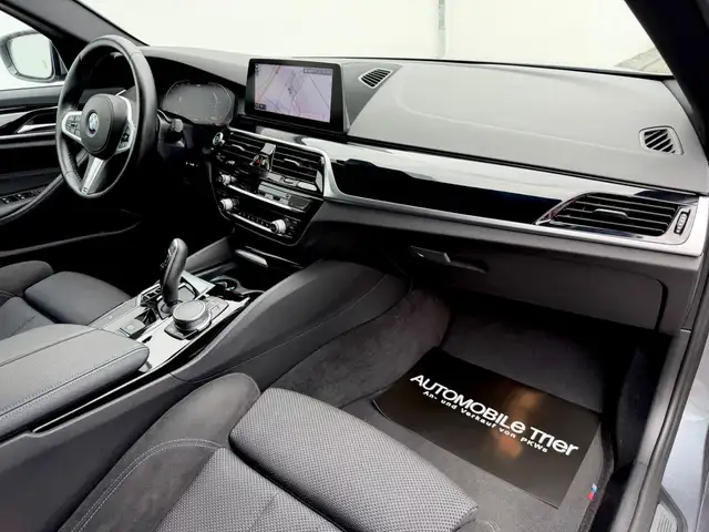BMW 5 Series view 12