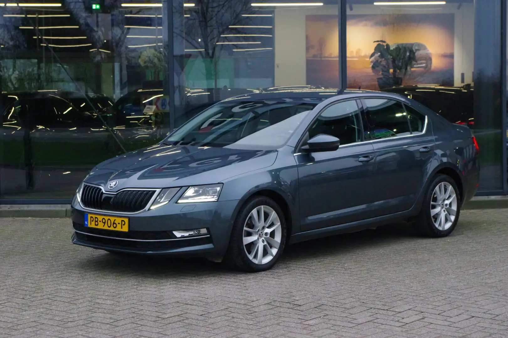 Skoda Octavia 1.0 TSI 115 PK Greentech Style Business, Climate C Grau - 1