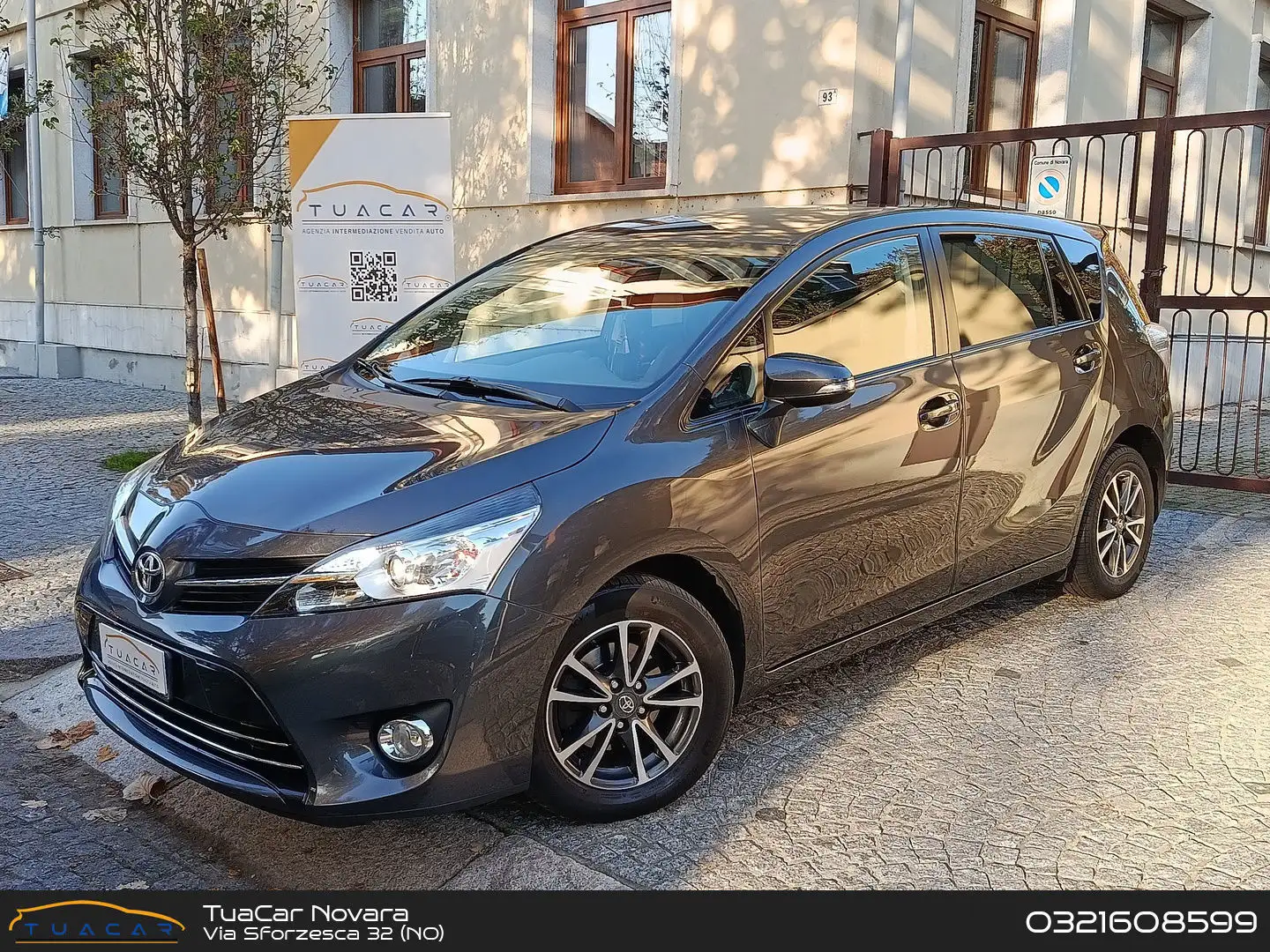 Toyota Verso Comfort 1.6 D-4D Grigio - 1