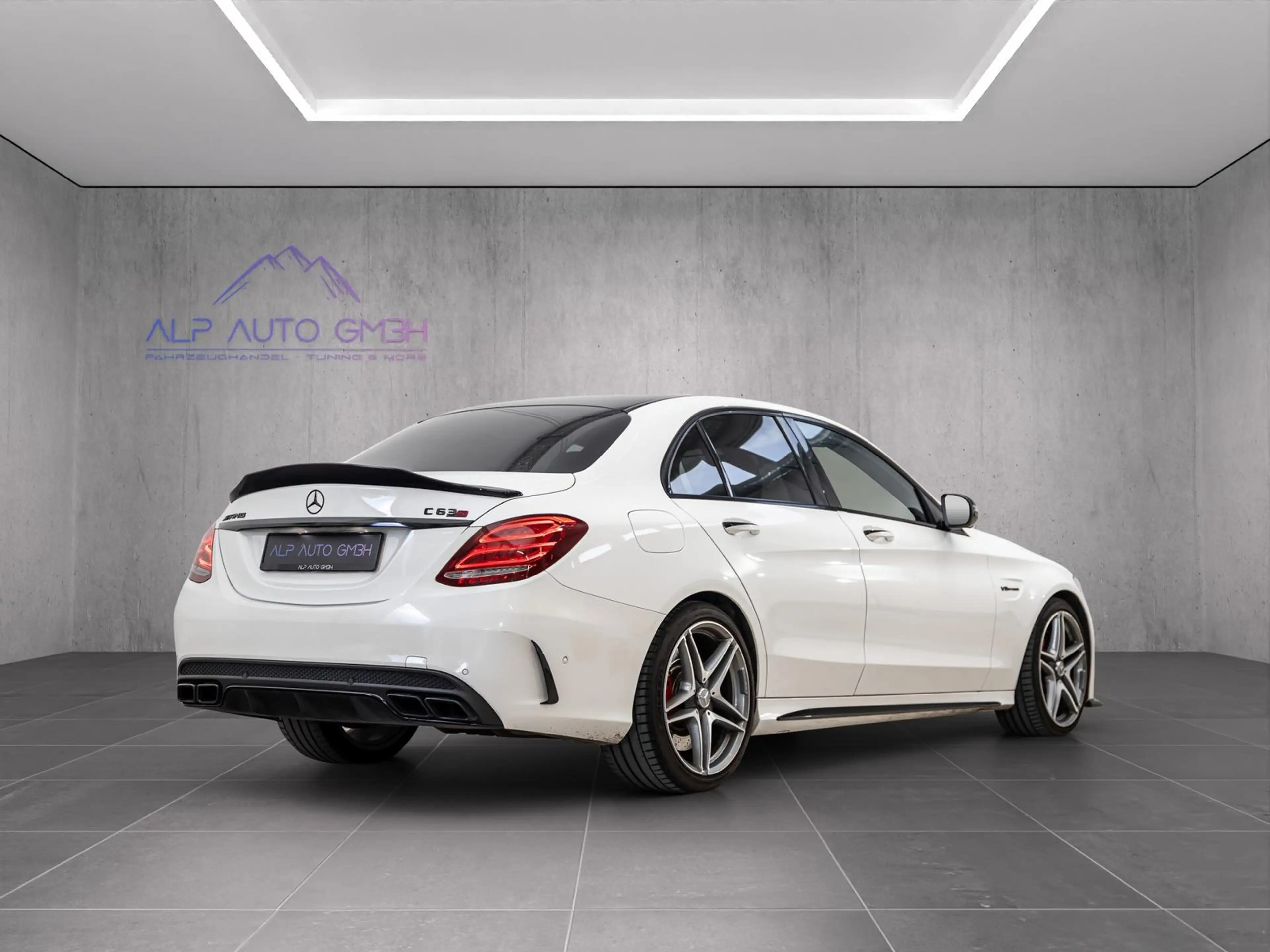 Mercedes-Benz C 63 AMG C 63s AMG 4.0/NIGHT/360°/BURM./COMAND/KLAPPEN — photo 7